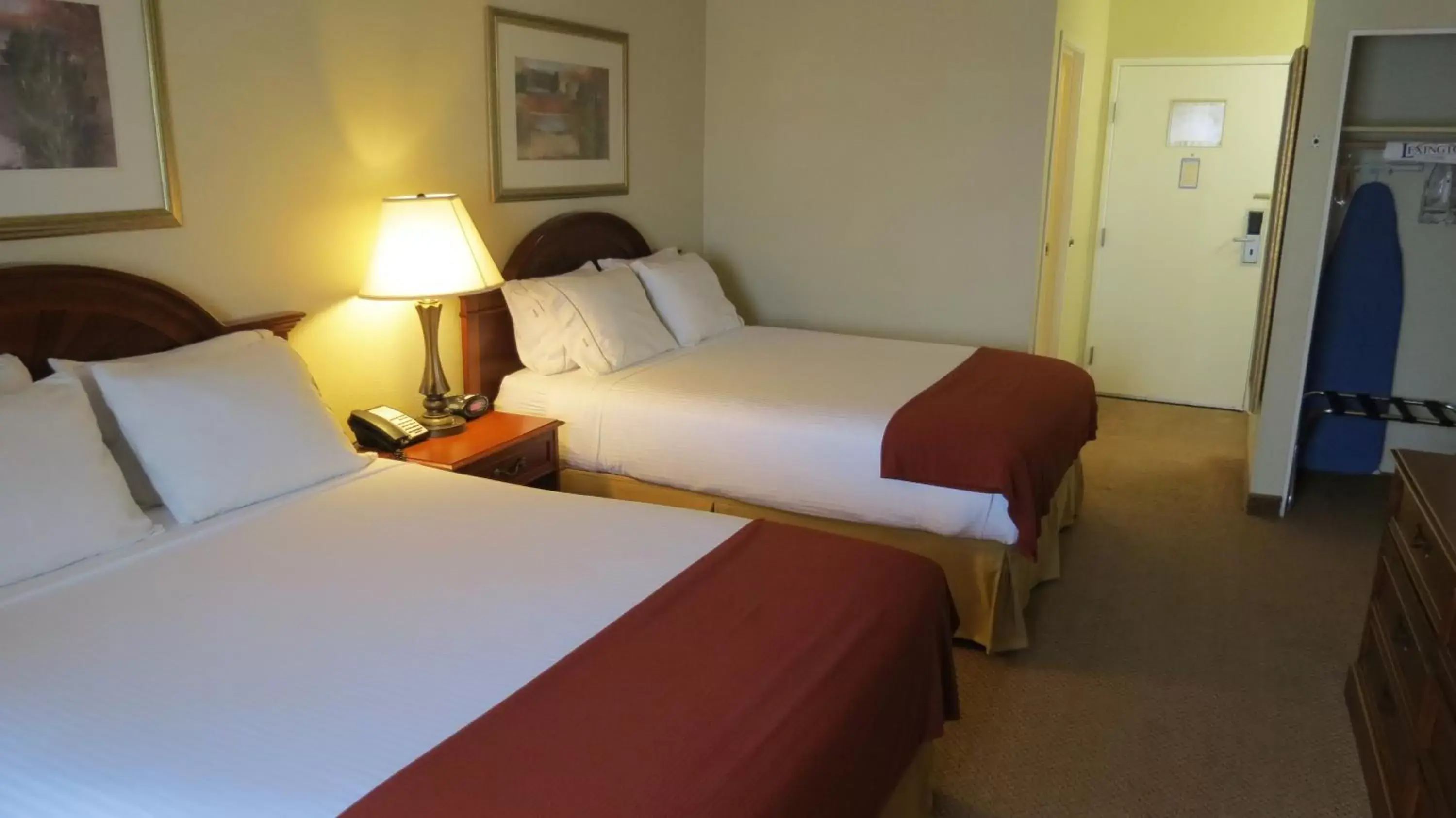 Photo of the whole room, Bed in Baymont Inn & Suites by Wyndham Holbrook