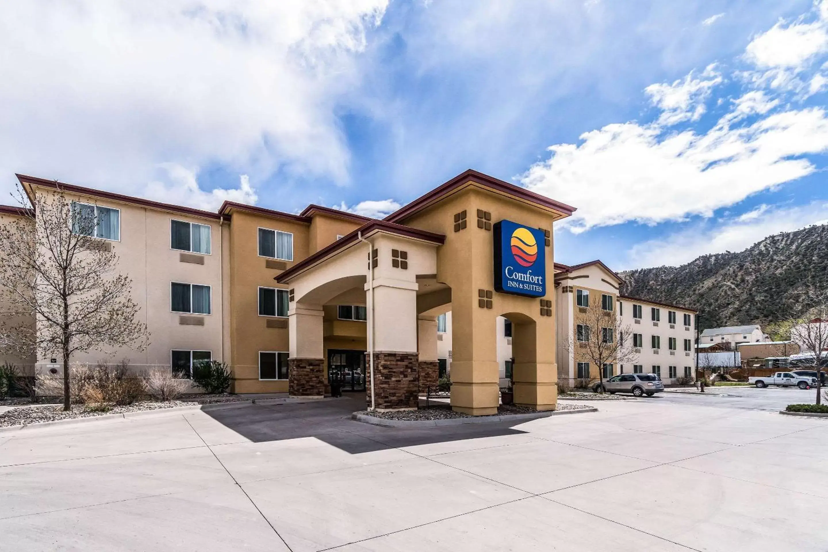 Property Building in Comfort Inn and Suites Rifle