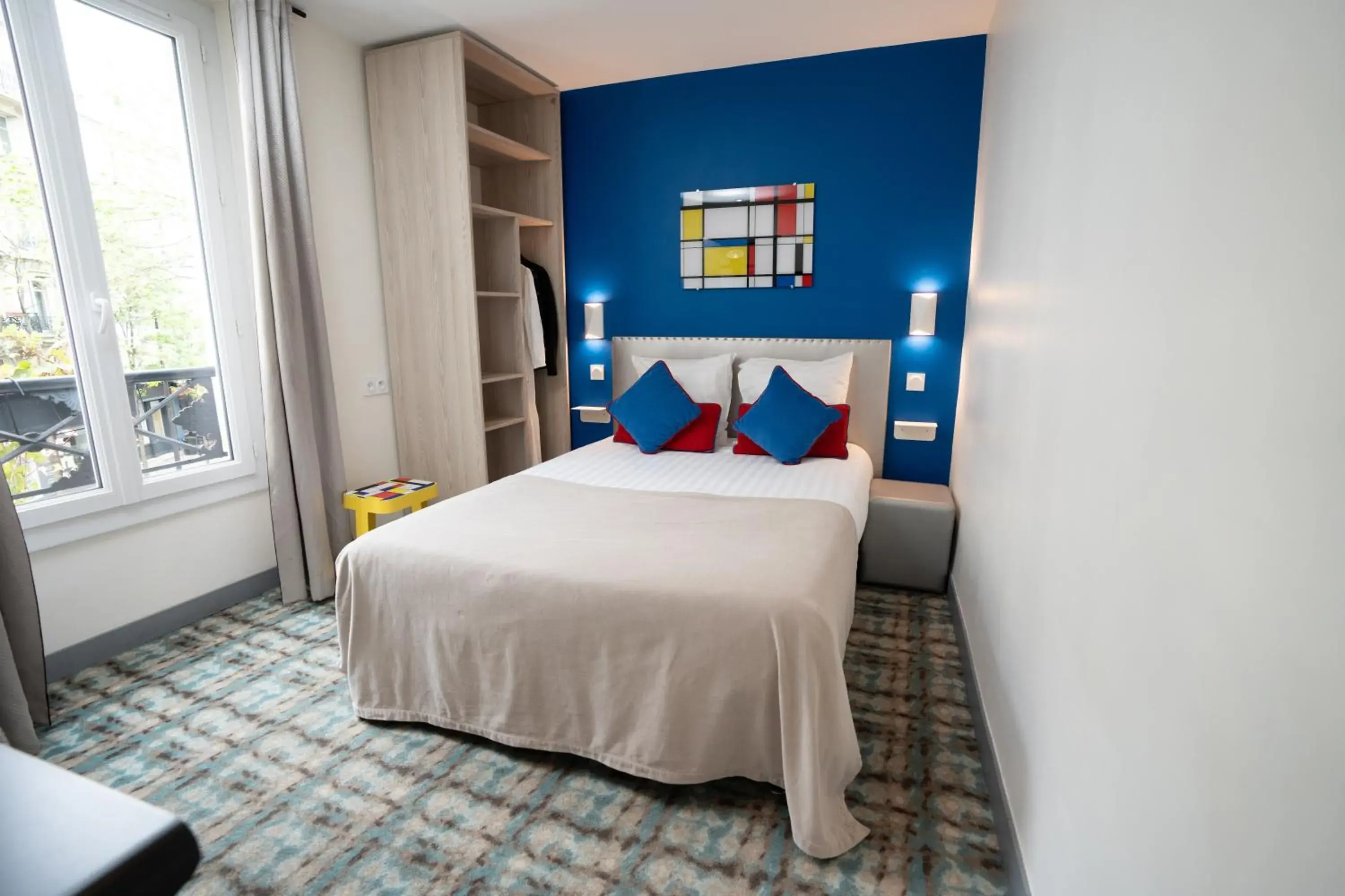 Bedroom, Bed in Hotel Du Mont Dore Batignolles