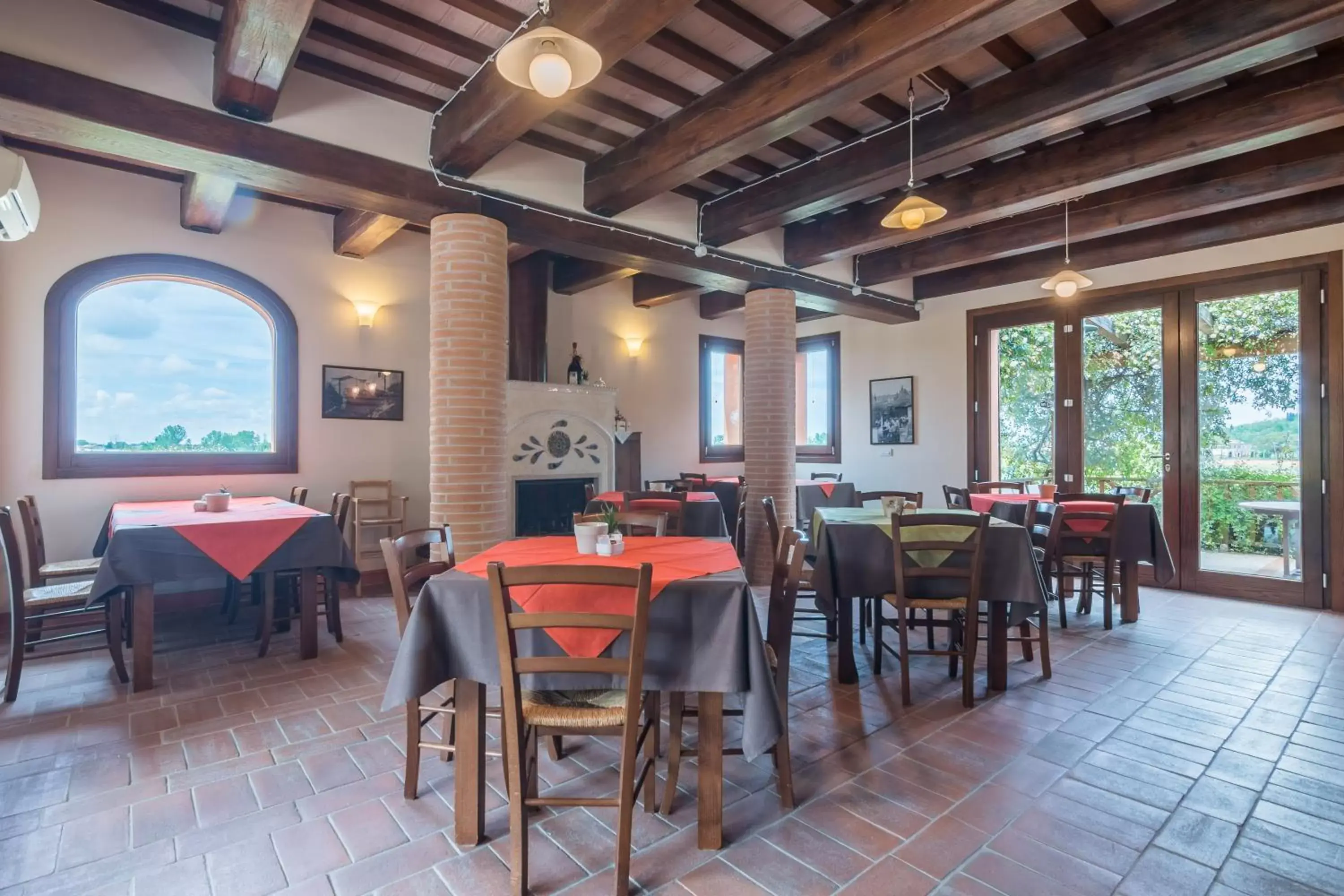 Restaurant/Places to Eat in Collina dei Poeti