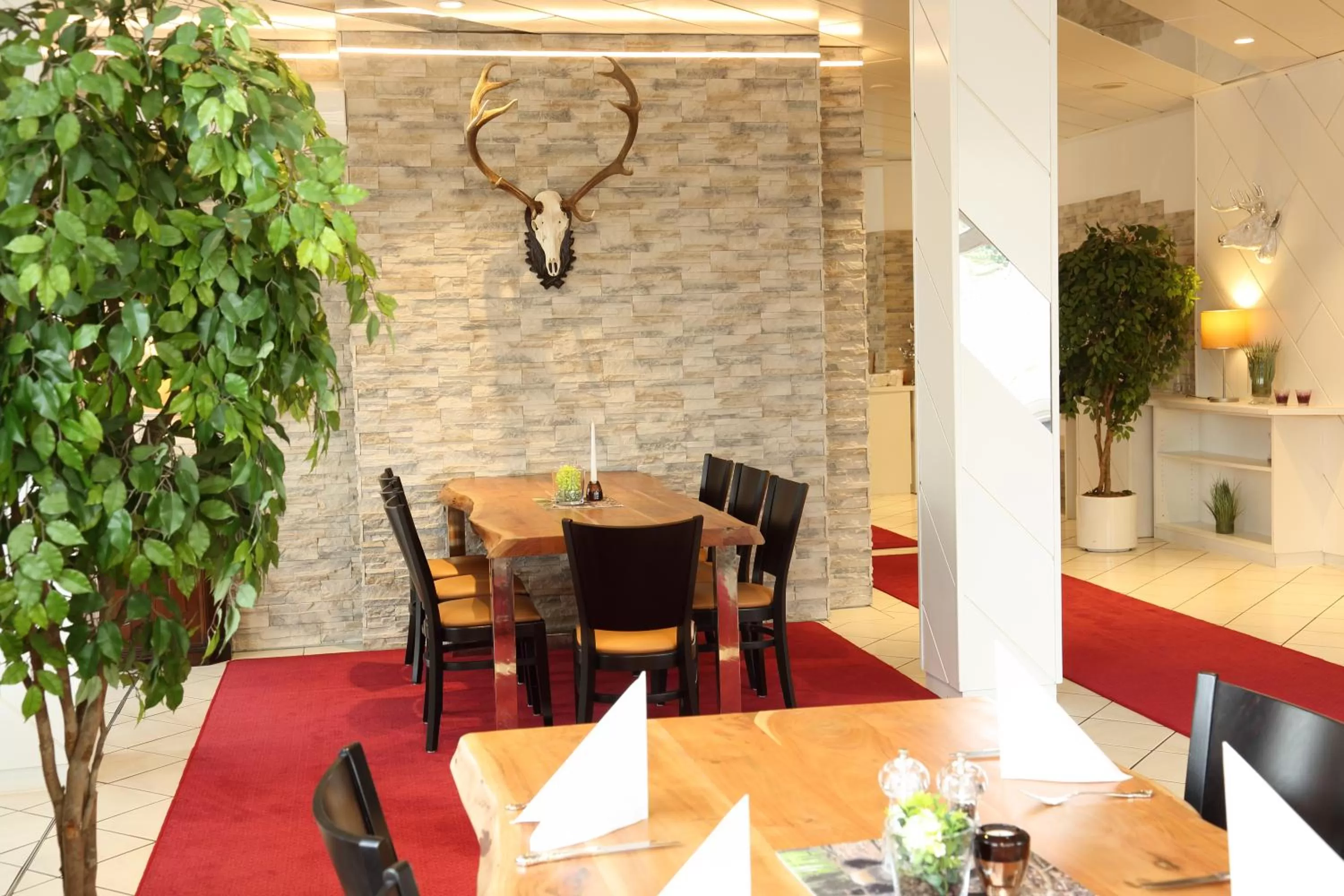 Restaurant/places to eat in Lobinger Hotel Weisses Ross