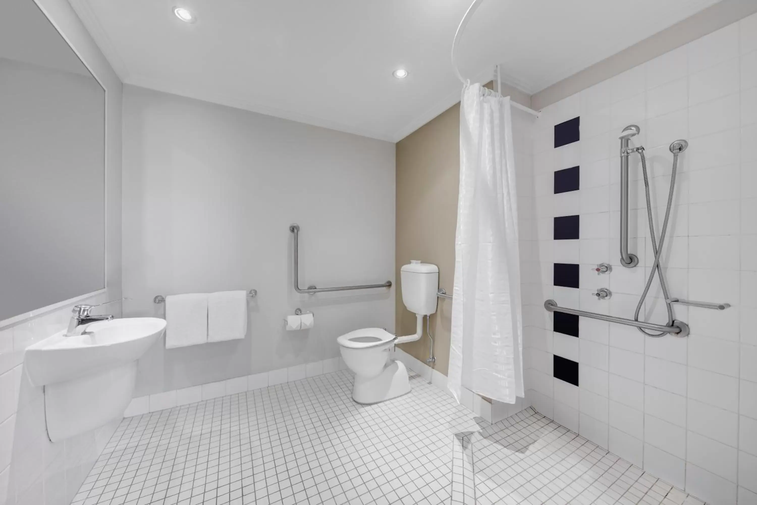 Toilet, Bathroom in Mercure Sydney Manly Warringah