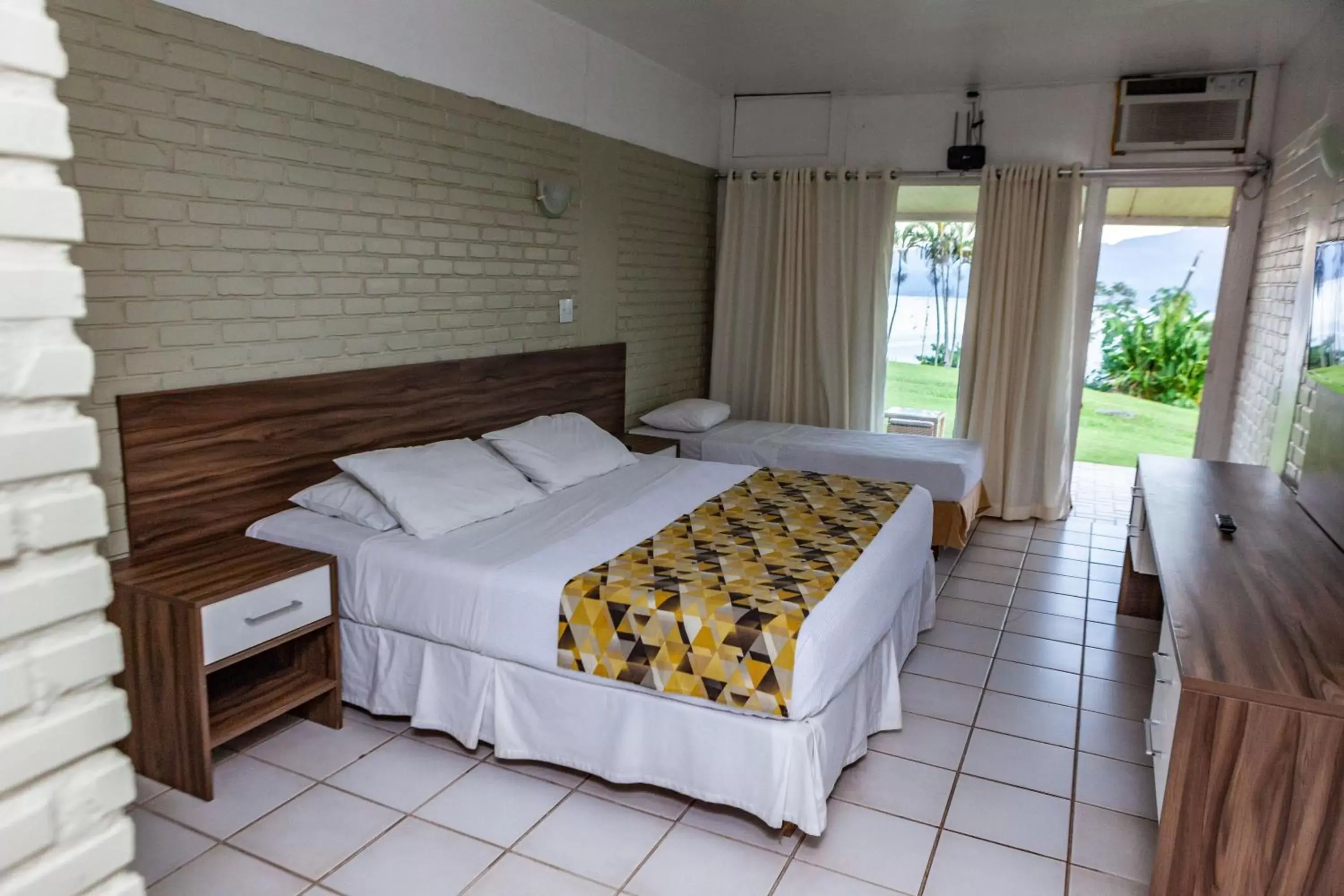 Balcony/Terrace, Bed in Portogalo Suite Hotel