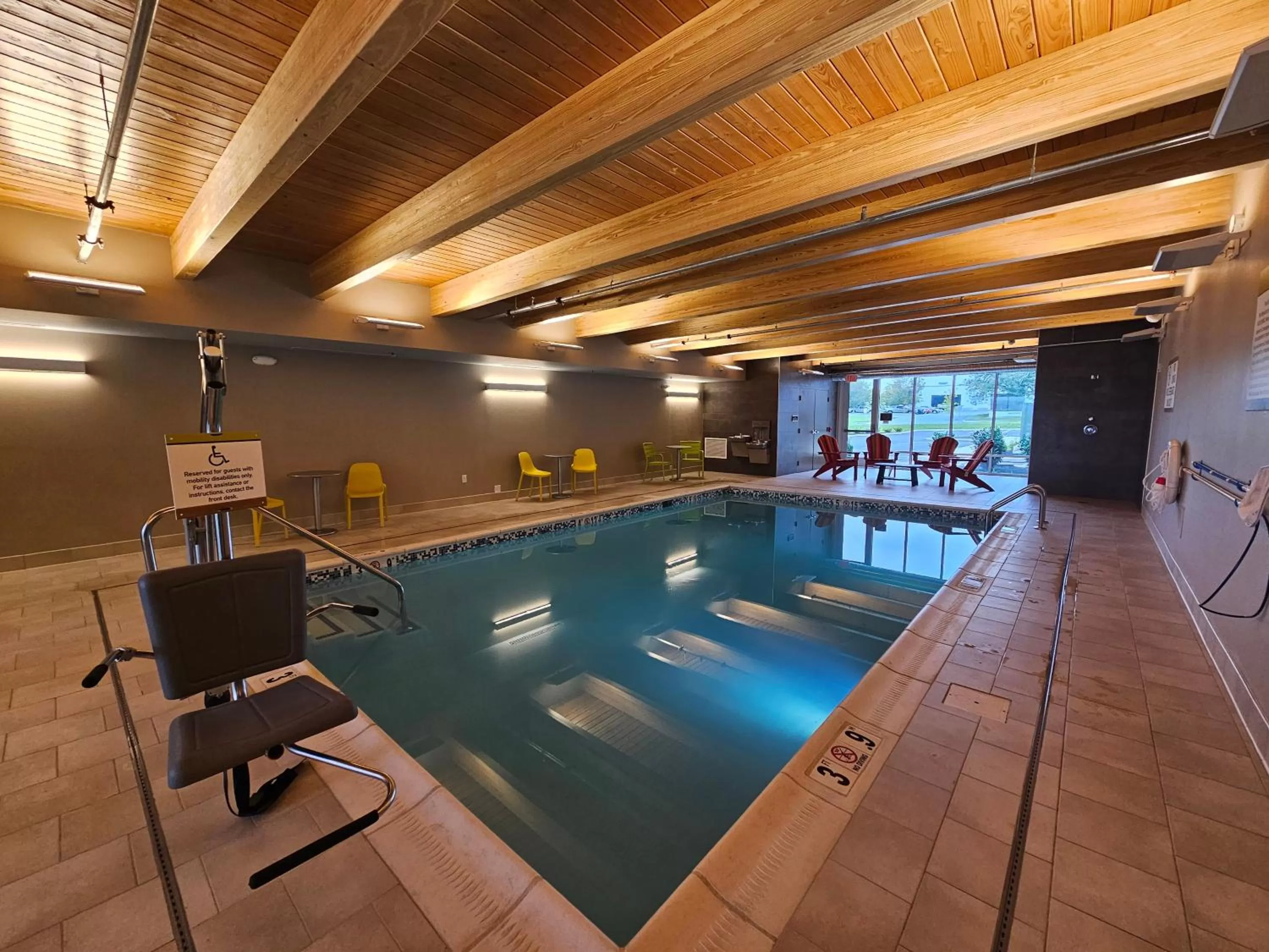 Swimming pool in Home2 Suites By Hilton Allentown Bethlehem Airport