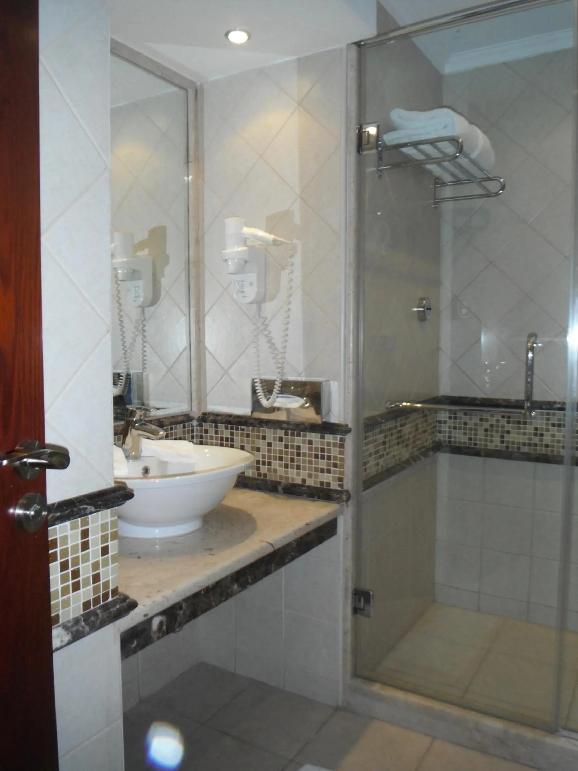 Shower, Bathroom in Romance Alexandria Hotel