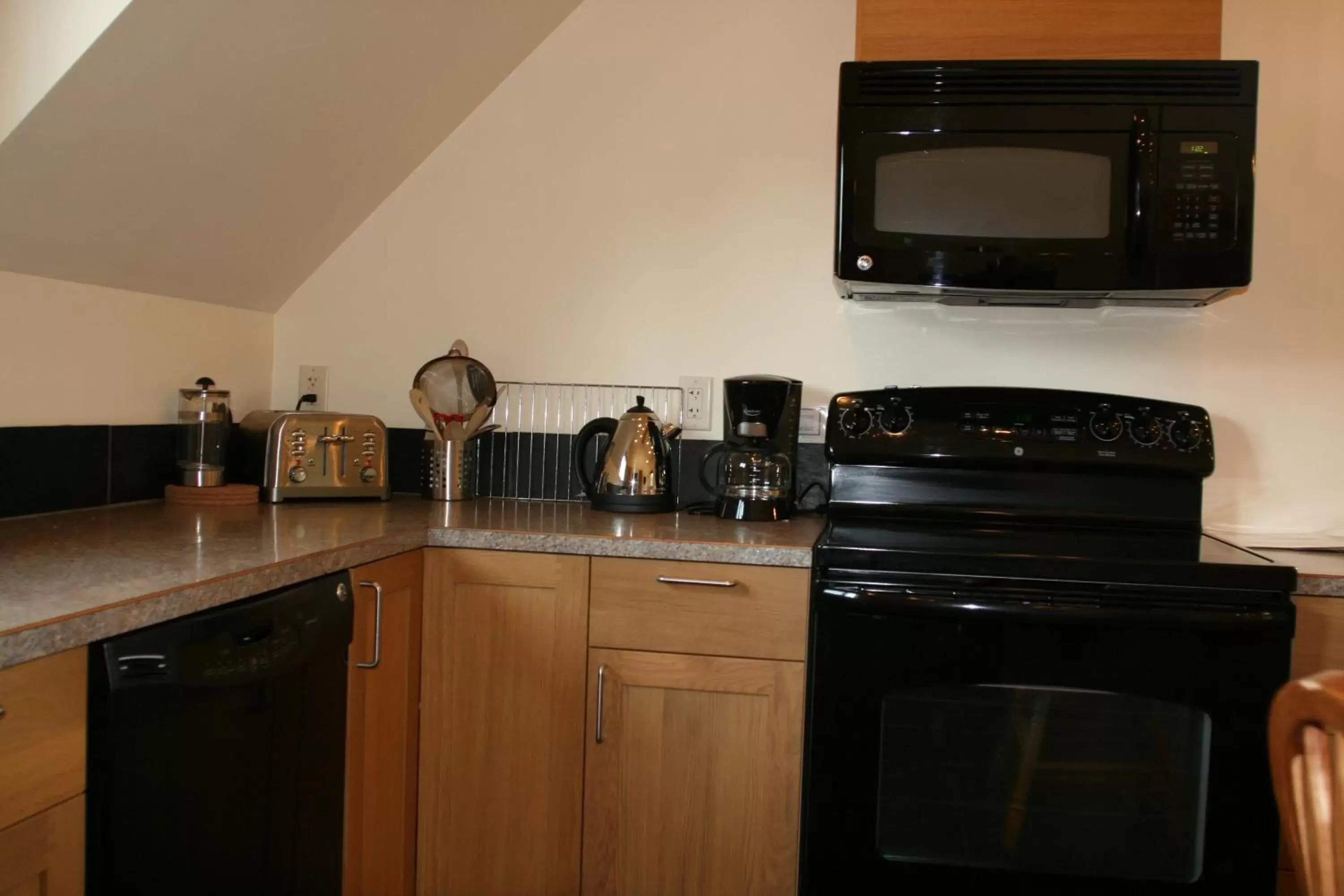 Kitchen or kitchenette, Kitchen/Kitchenette in Canyon Ridge Lodge