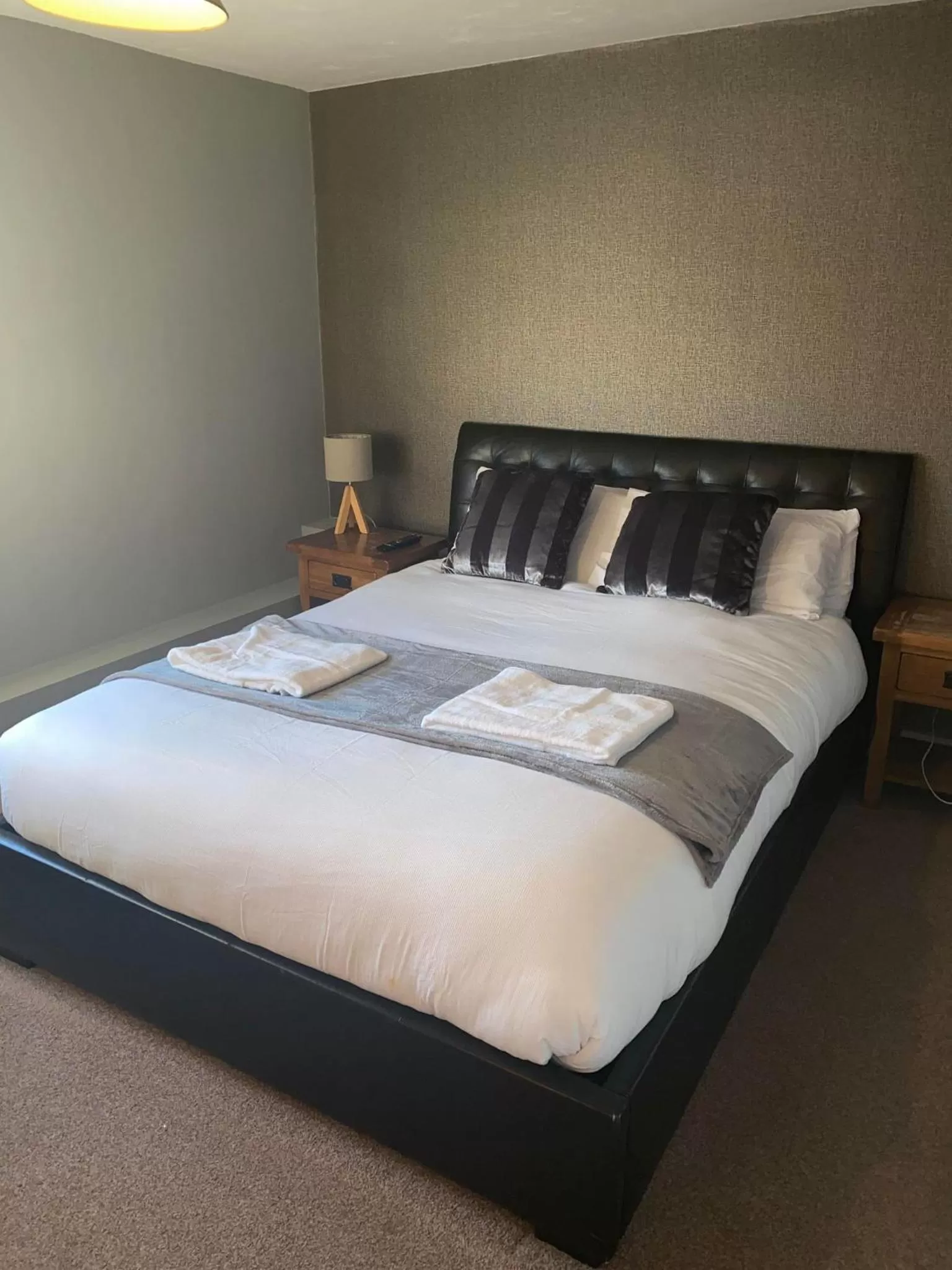 Bed in The White Swan Deighton