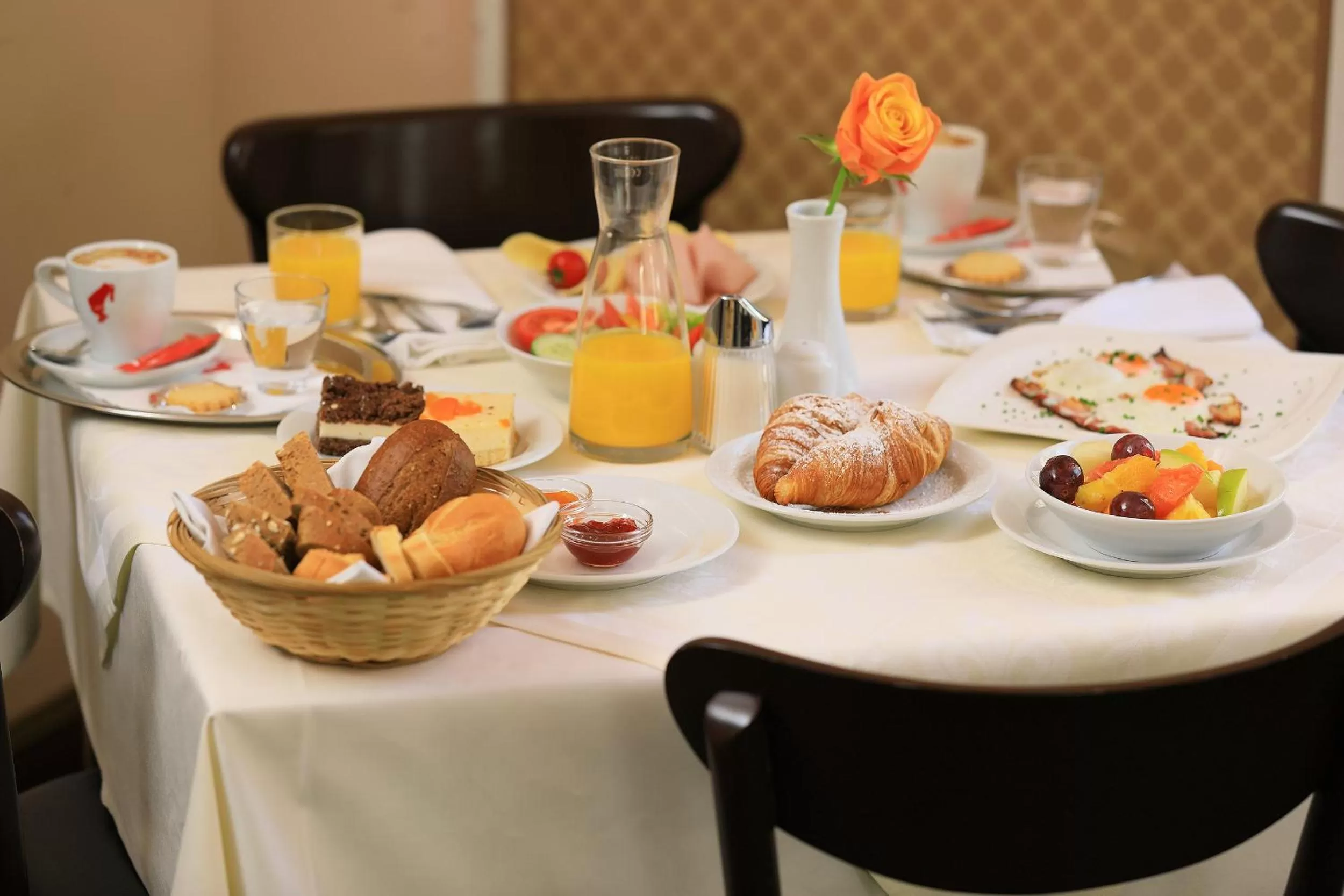 Buffet breakfast in Hotel Bellevue Wien