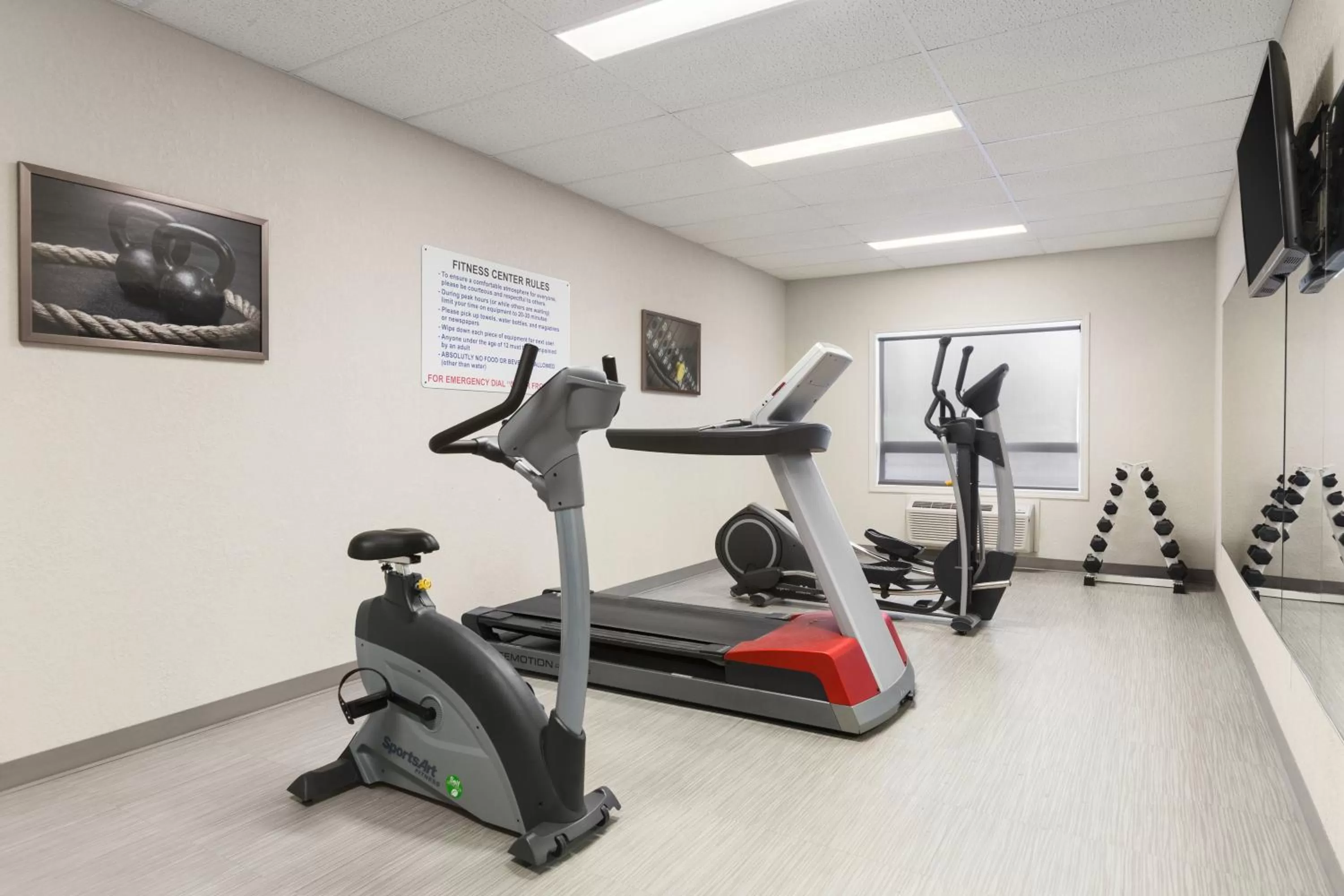 Fitness centre/facilities in Days Inn & Suites by Wyndham Yorkton