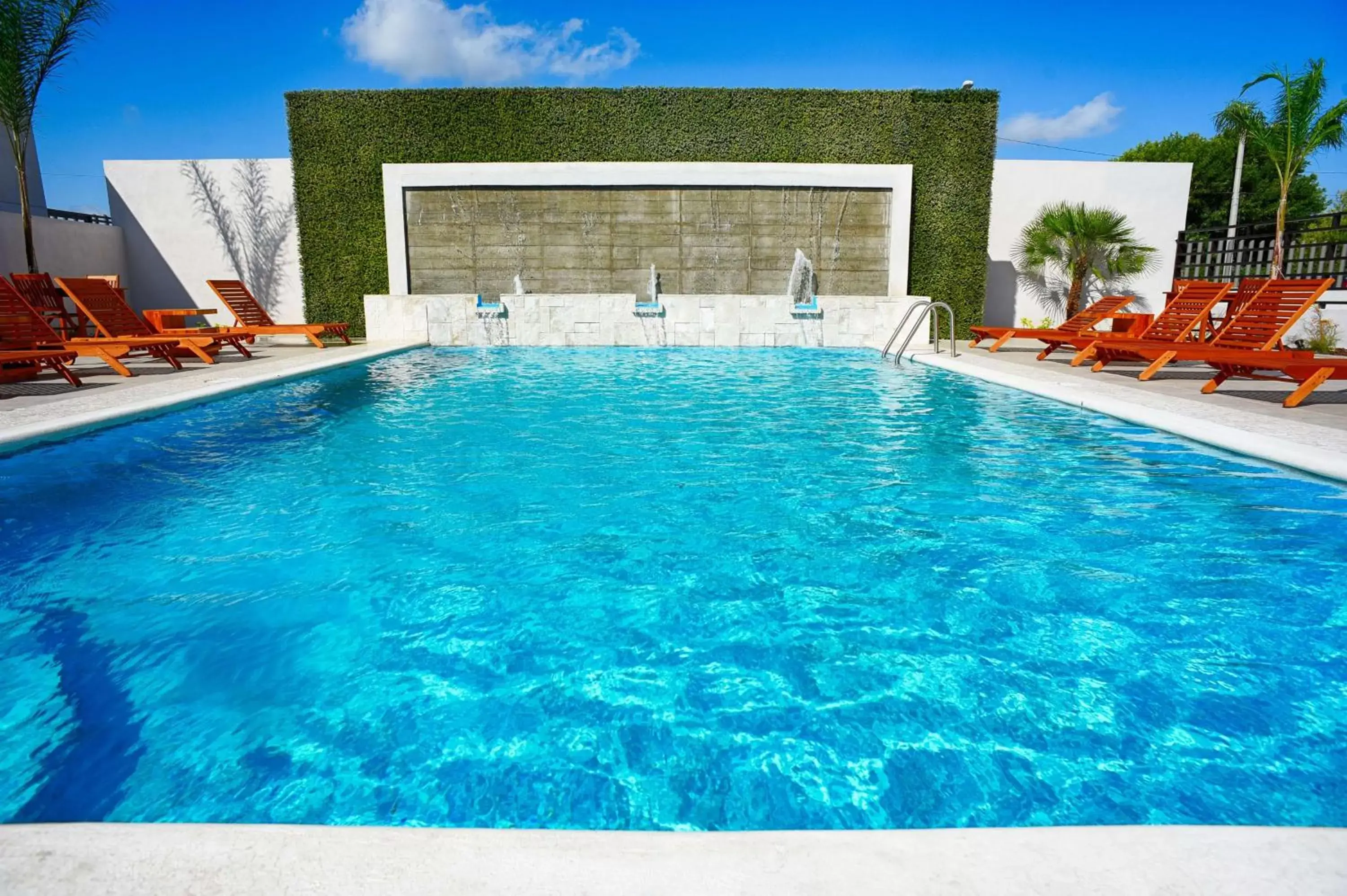 Pool view, Swimming Pool in Hampton Inn Piedras Negras