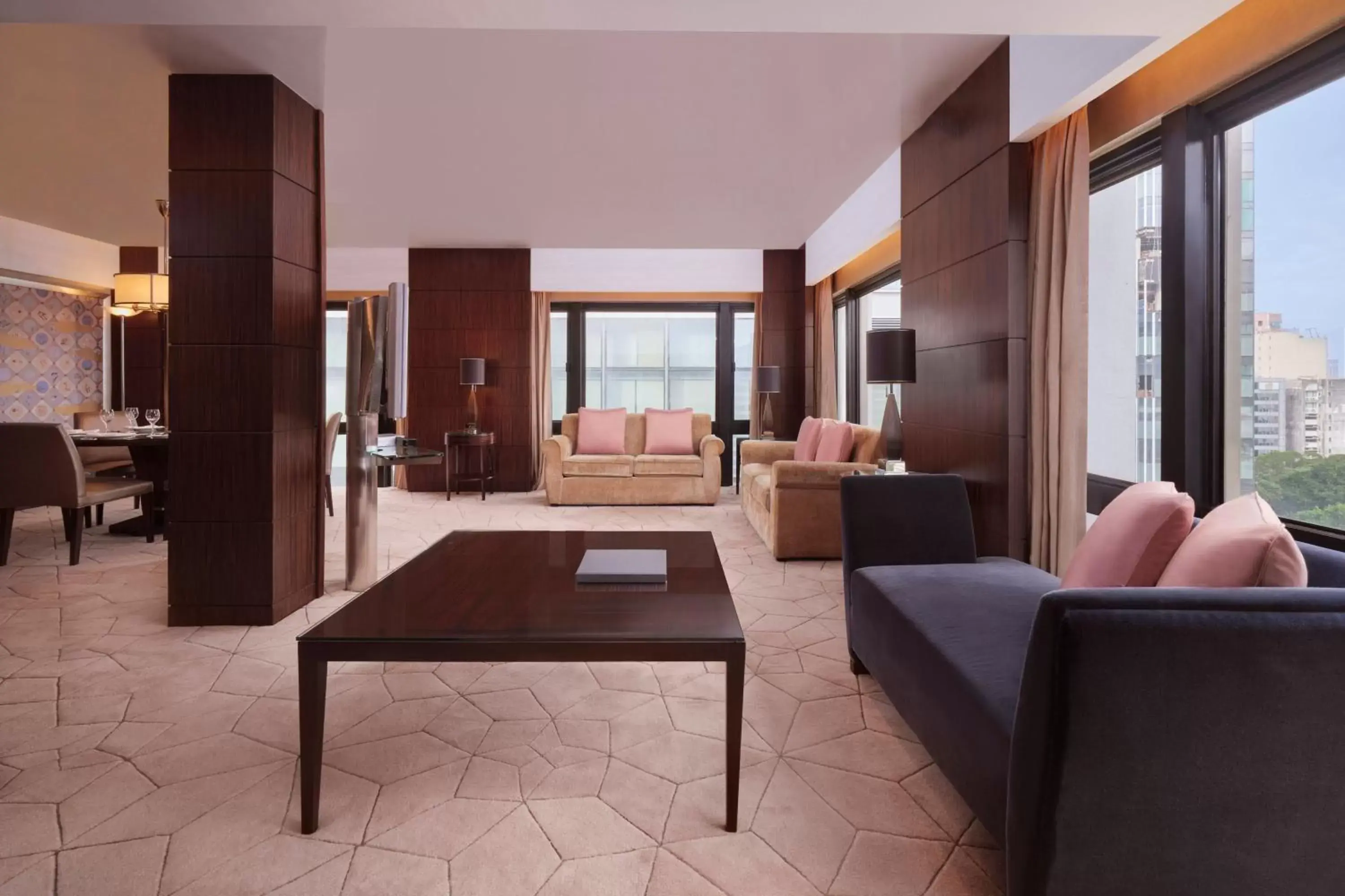 Bedroom, Seating Area in Sheraton Hong Kong Hotel & Towers