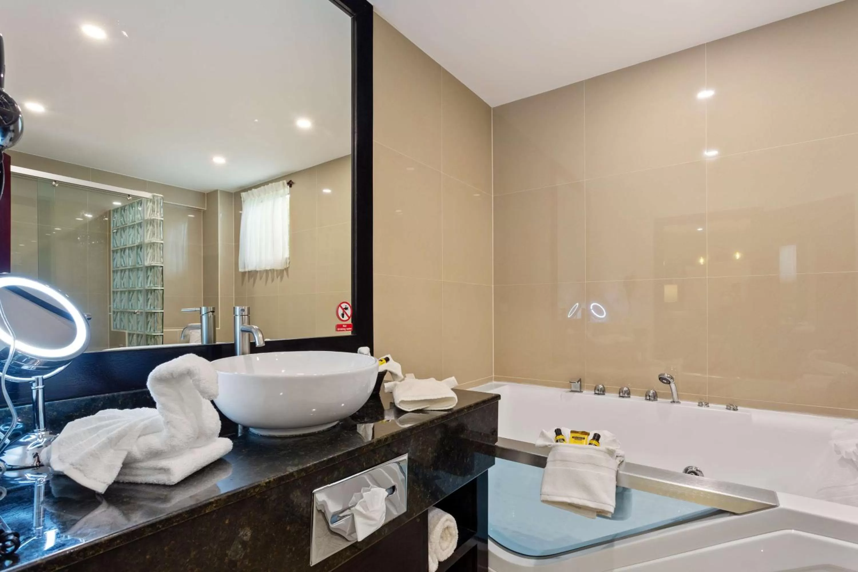 Bathroom in Best Western Plus Belize Biltmore Plaza