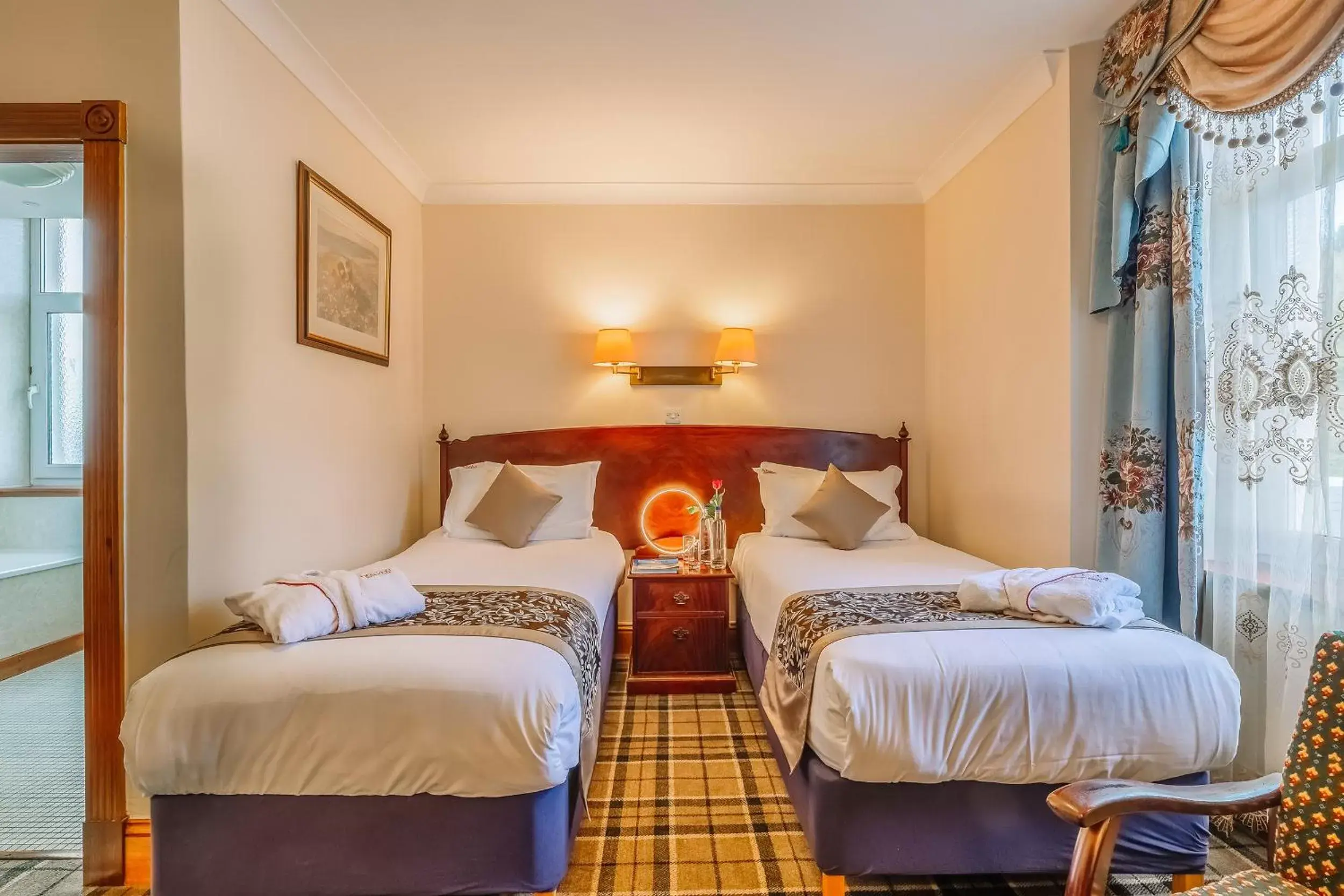 Bed in Muthu Alexandra Hotel