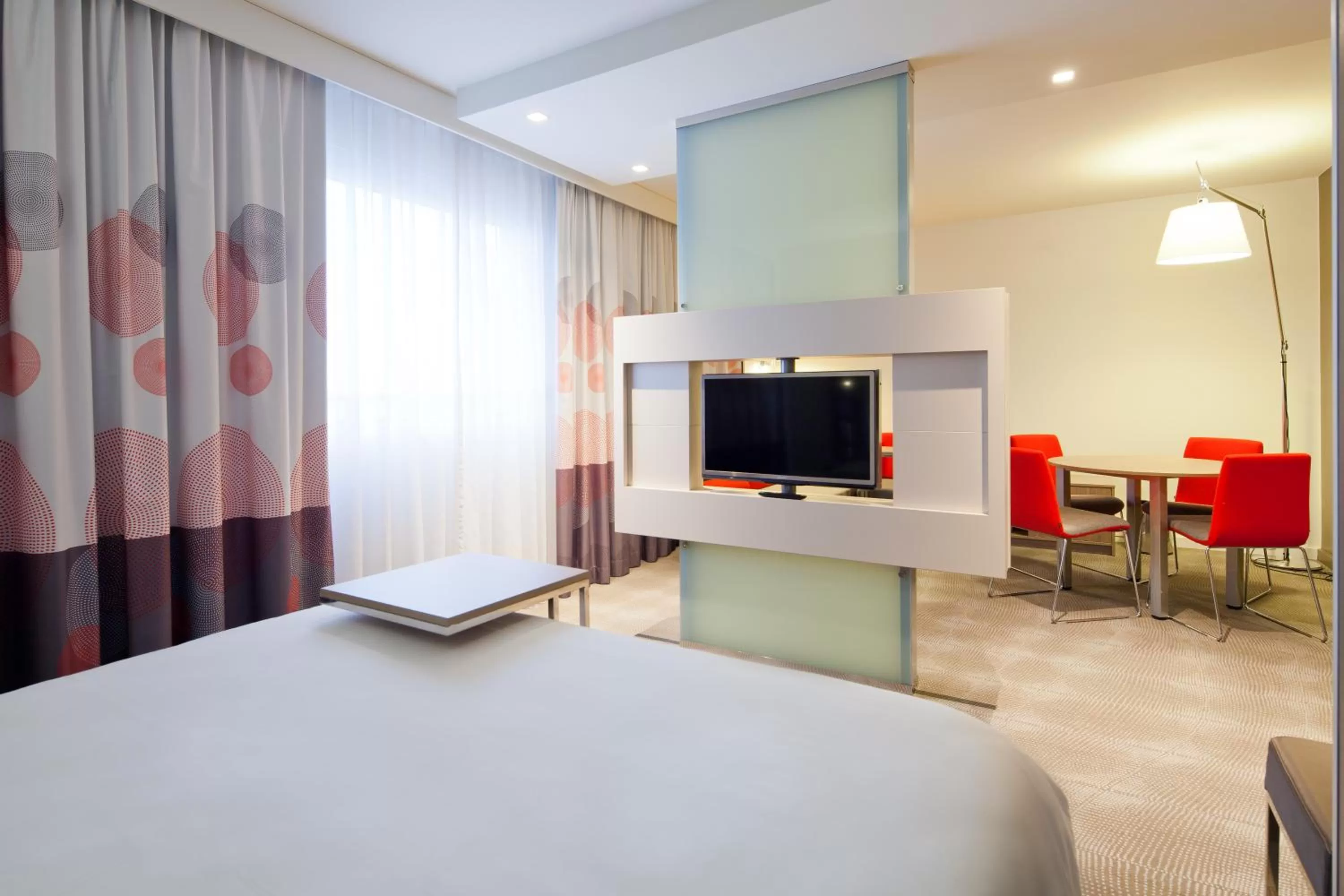 TV and multimedia, Bed in Novotel Warszawa Centrum