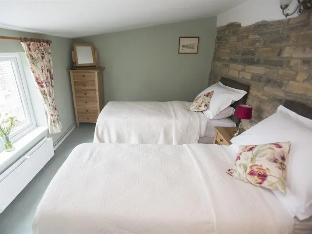 Bedroom, Bed in Withy Cottages