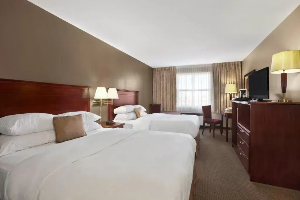 Queen Room with Two Queen Beds - Pet Friendly Non-Smoking in Ramada by Wyndham Sherwood Park