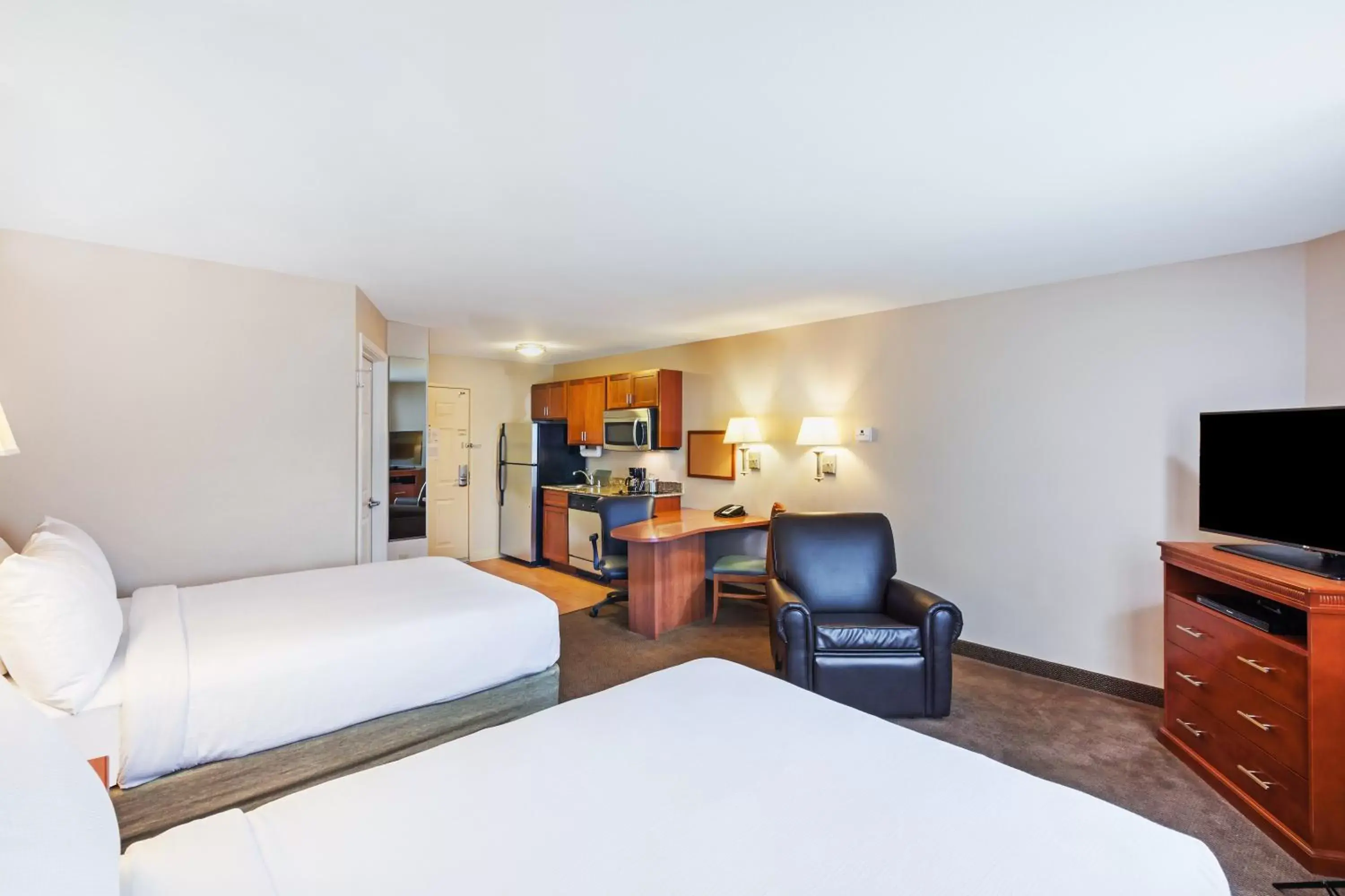 Queen Studio Suite with Two Queen Beds and Full Kitchen in Candlewood Suites El Paso by IHG Queen Studio Suite with Two Queen Beds and Full Kitchen in Candlewood Suites El Paso by IHG