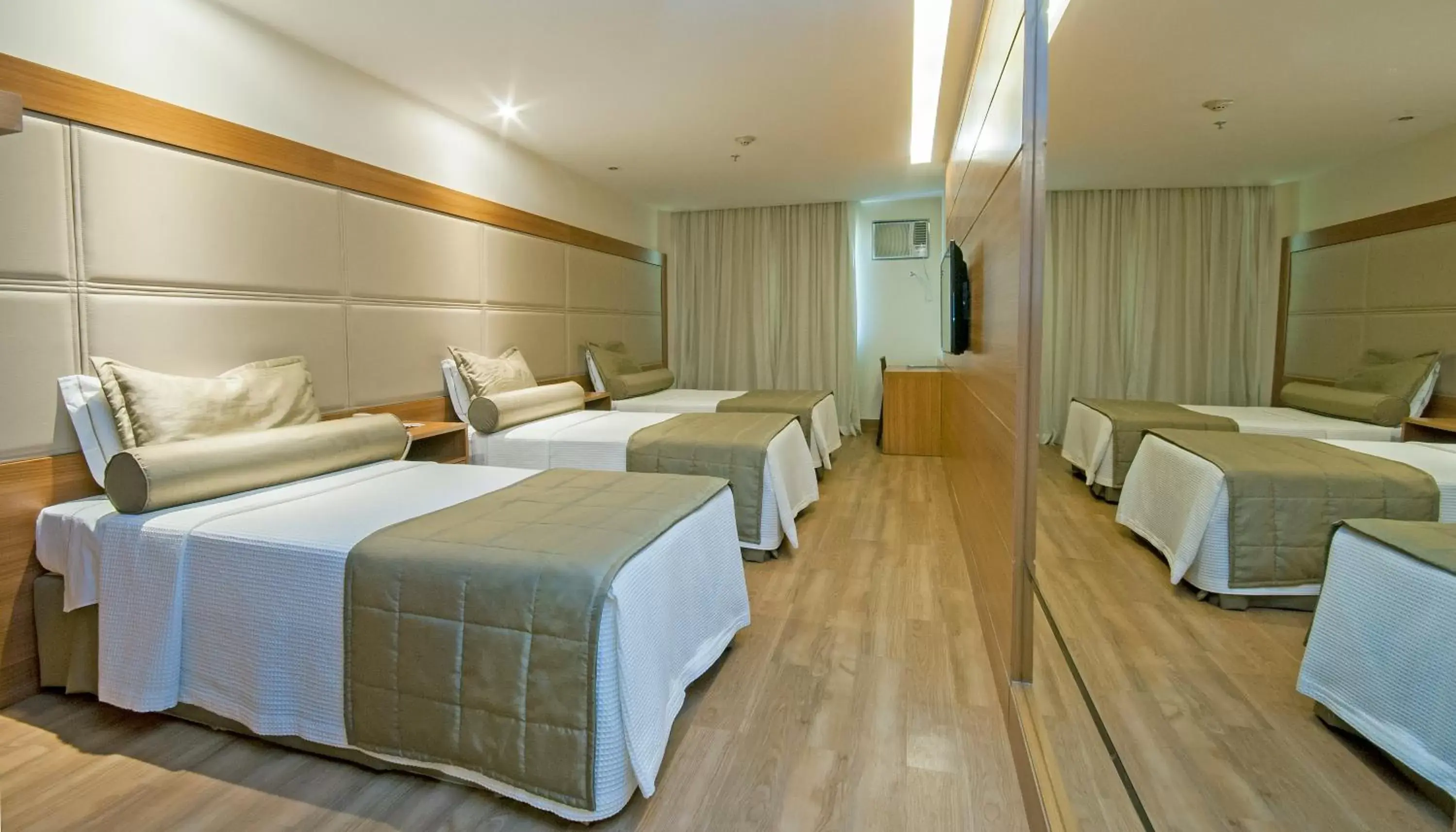 Property building, Bed in Américas Granada Hotel Property building, Bed in Américas Granada Hotel