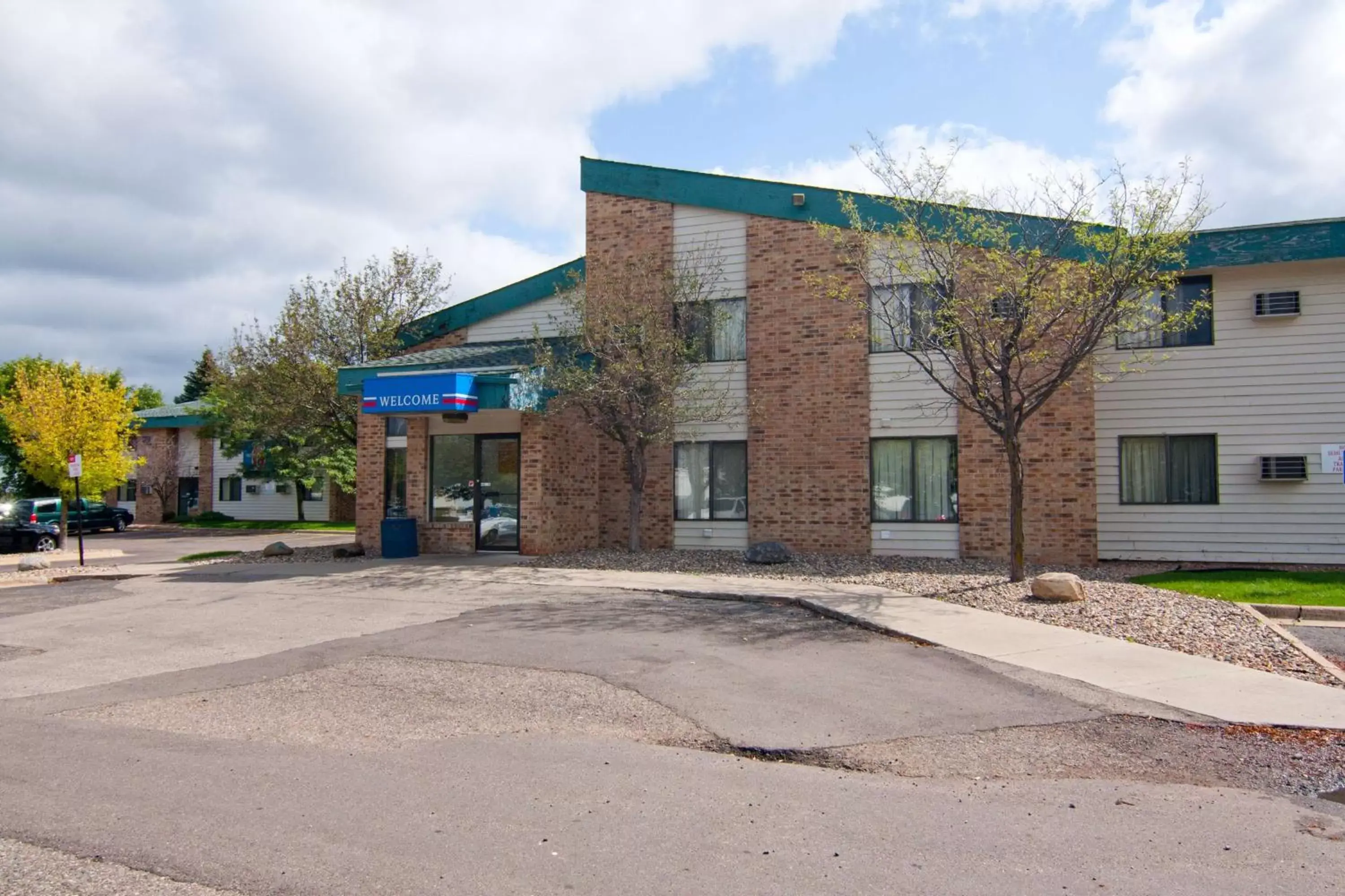 Property Building in Motel 6-Lakeville, MN - South - Lakeville