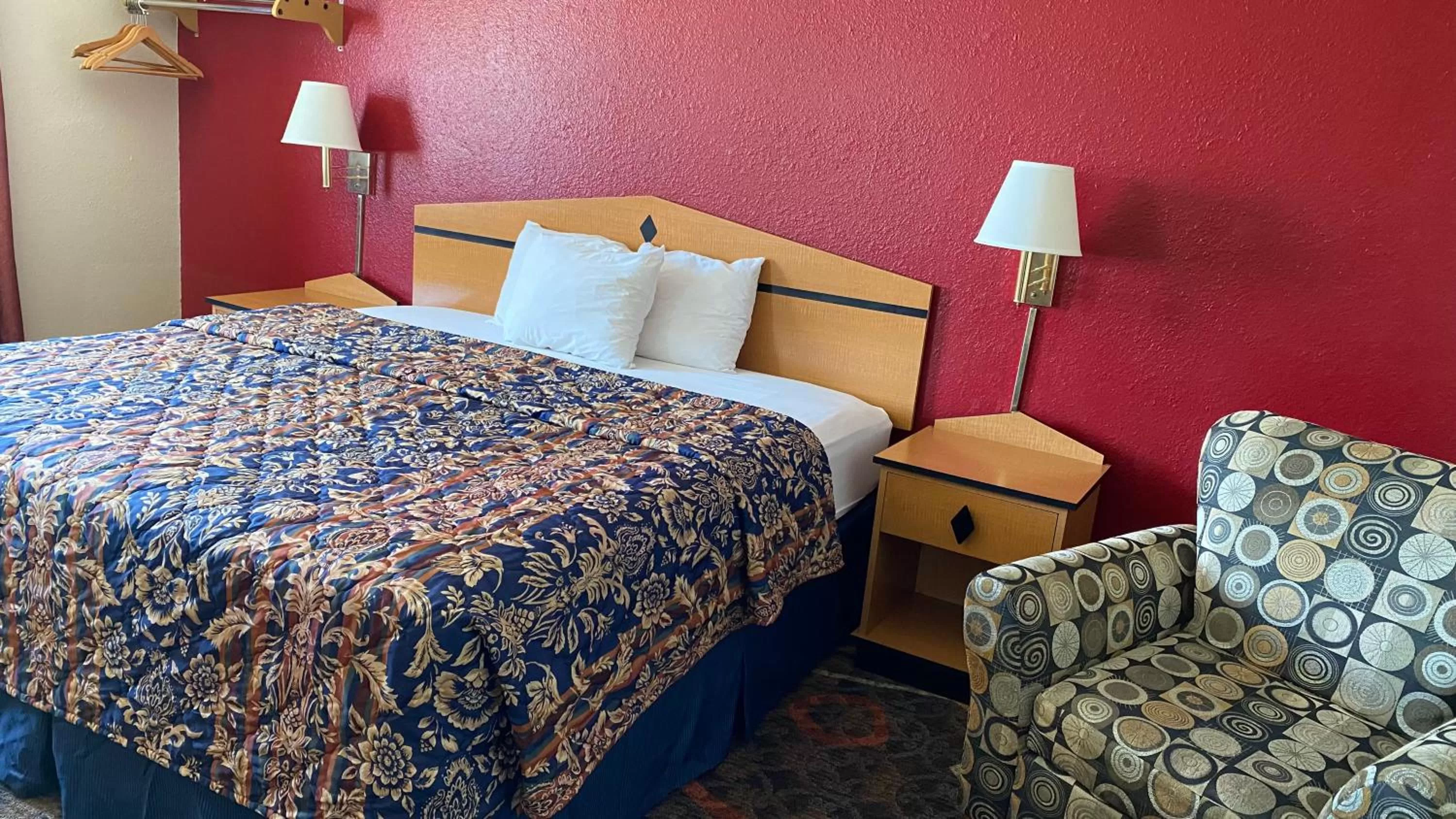 Bed in Newton Inn In Newton, KS