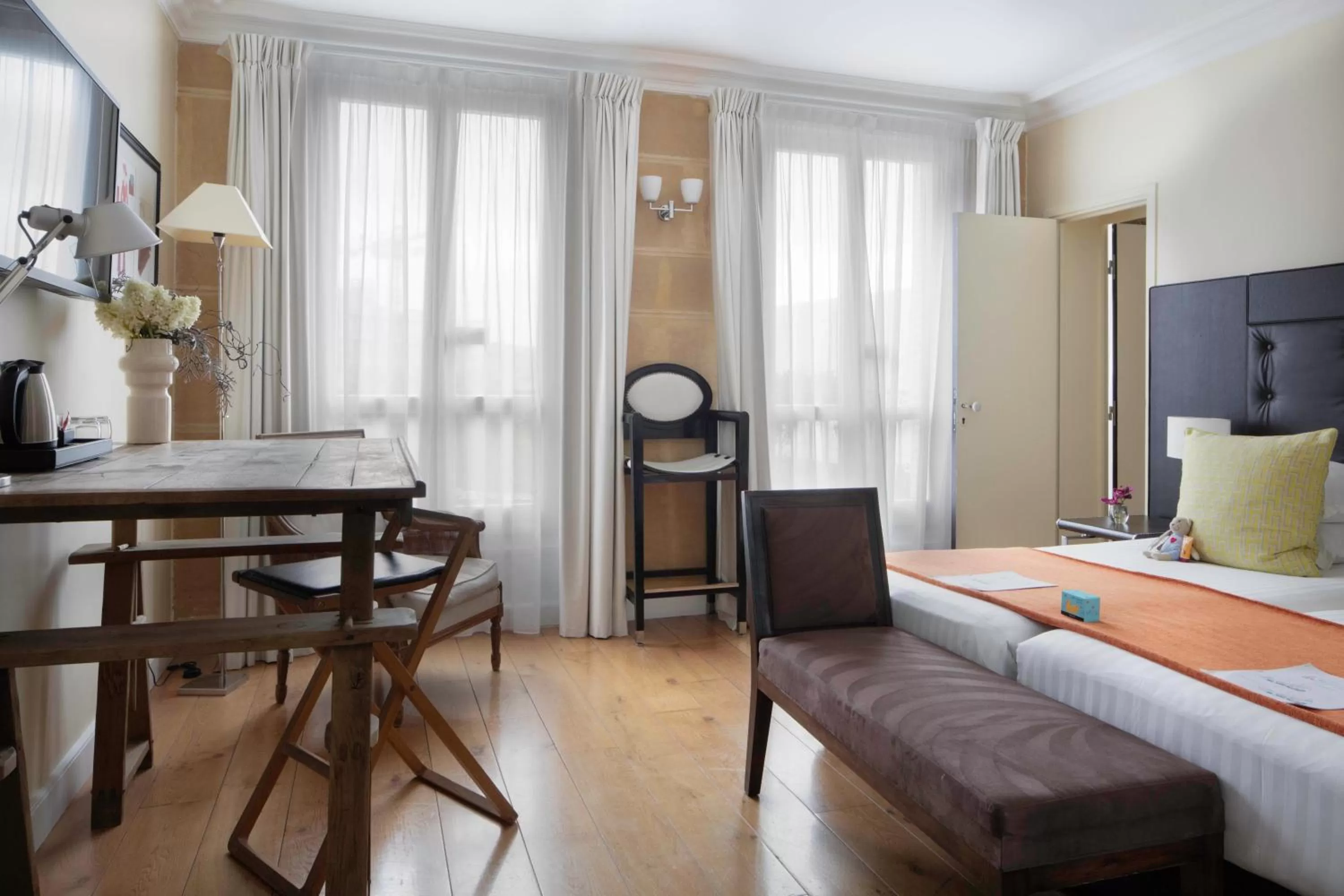Photo of the whole room, Bed in Le 123 Elysees - Astotel
