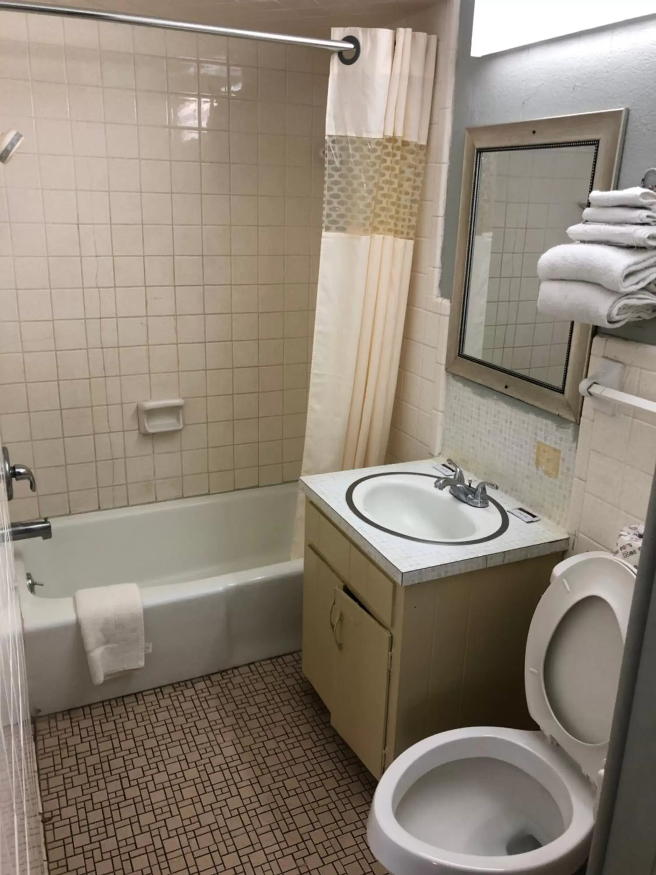 Bathroom in Budget inn