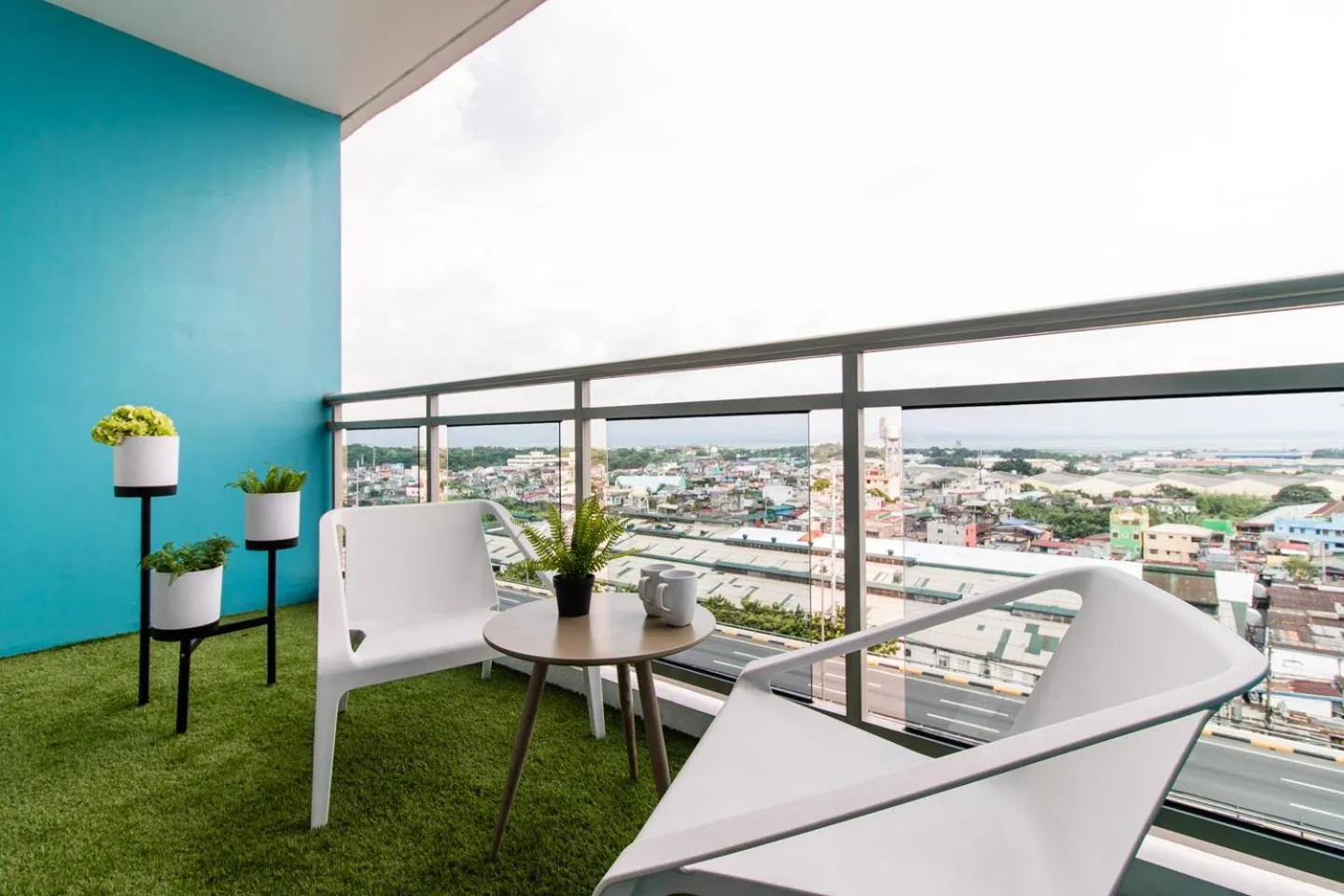 Azure Urban Beach Resort Manila by Radlett