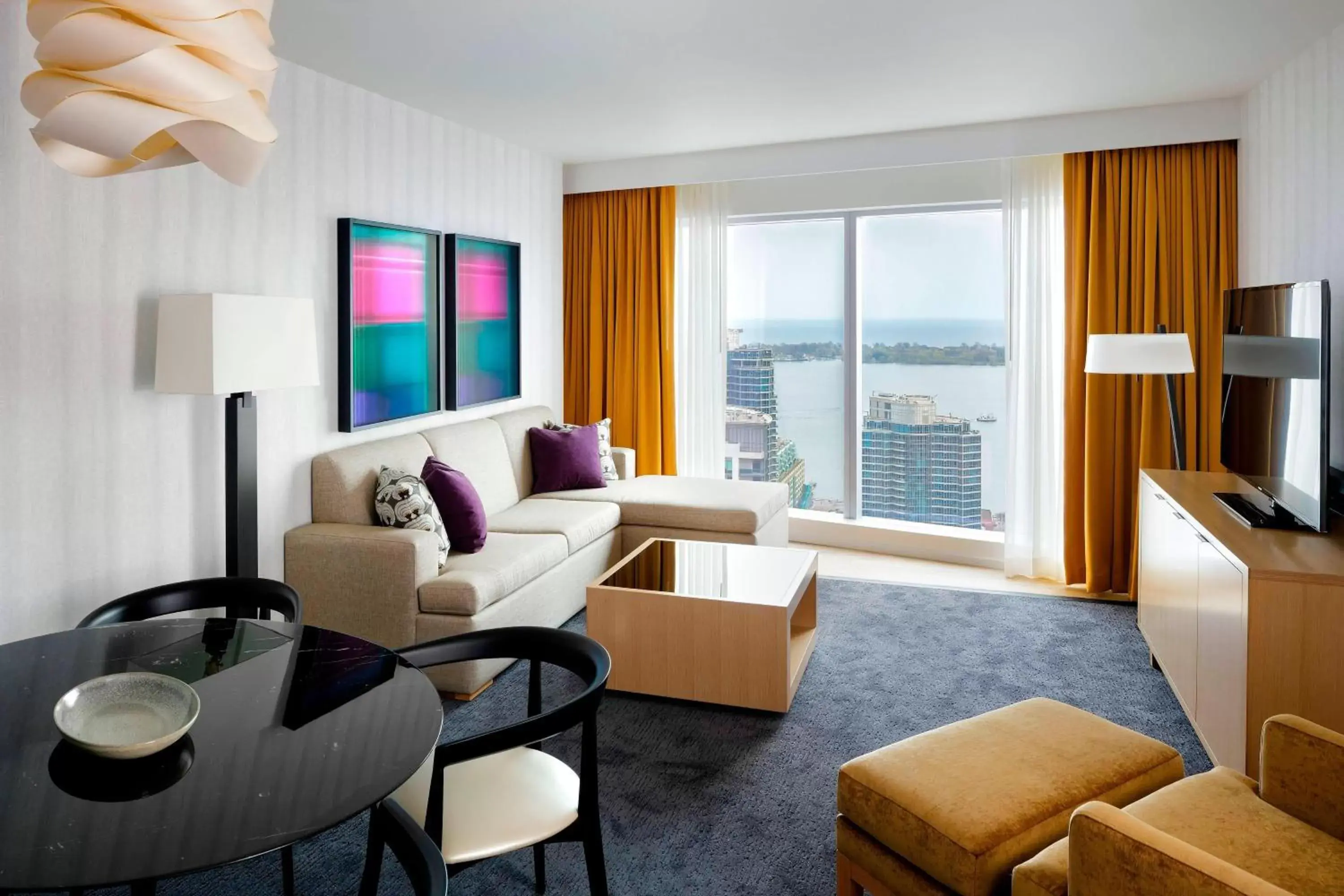 Bedroom, Seating Area in Delta Hotels by Marriott Toronto