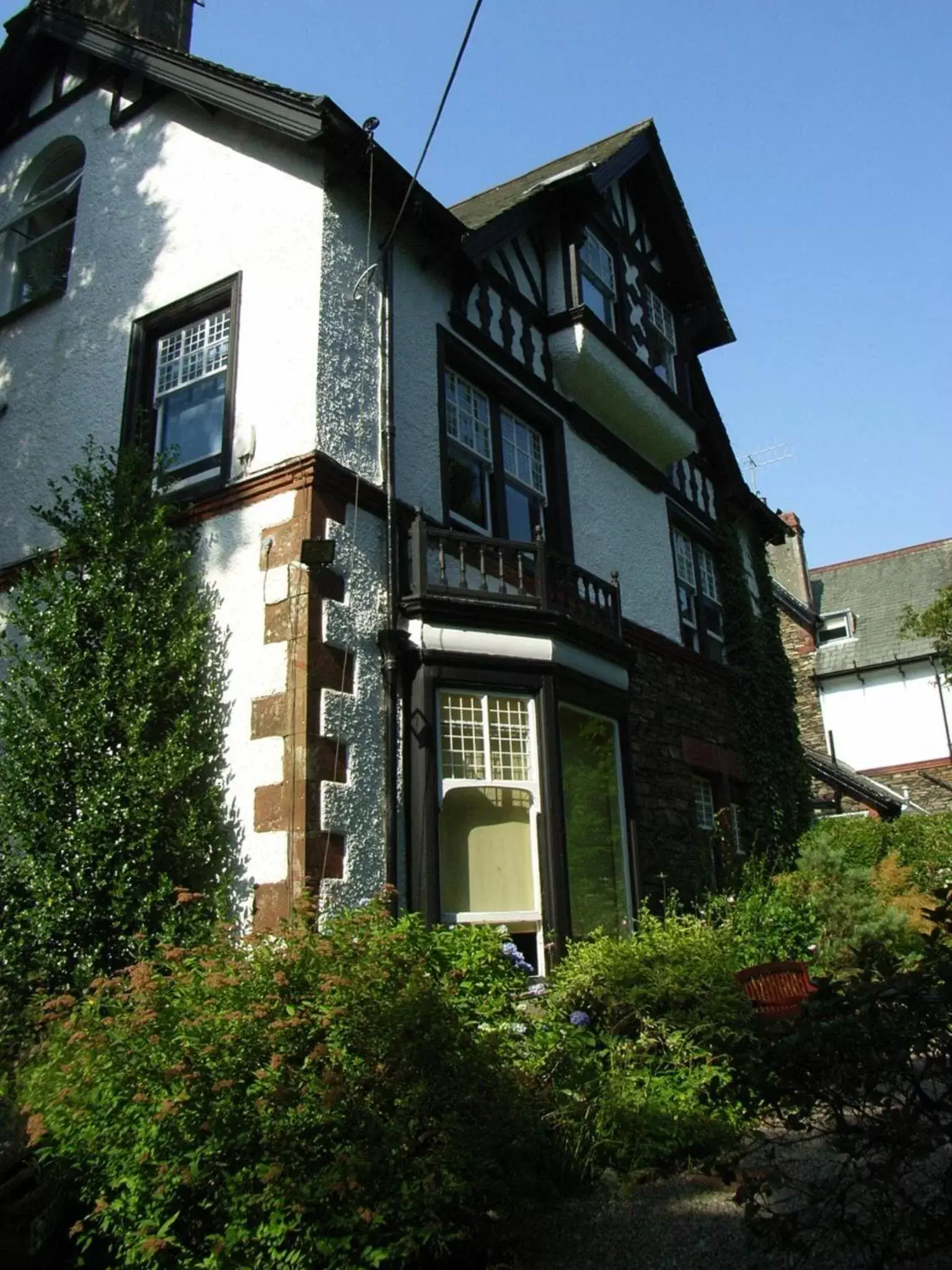 Property Building in Burn How Garden House Hotel