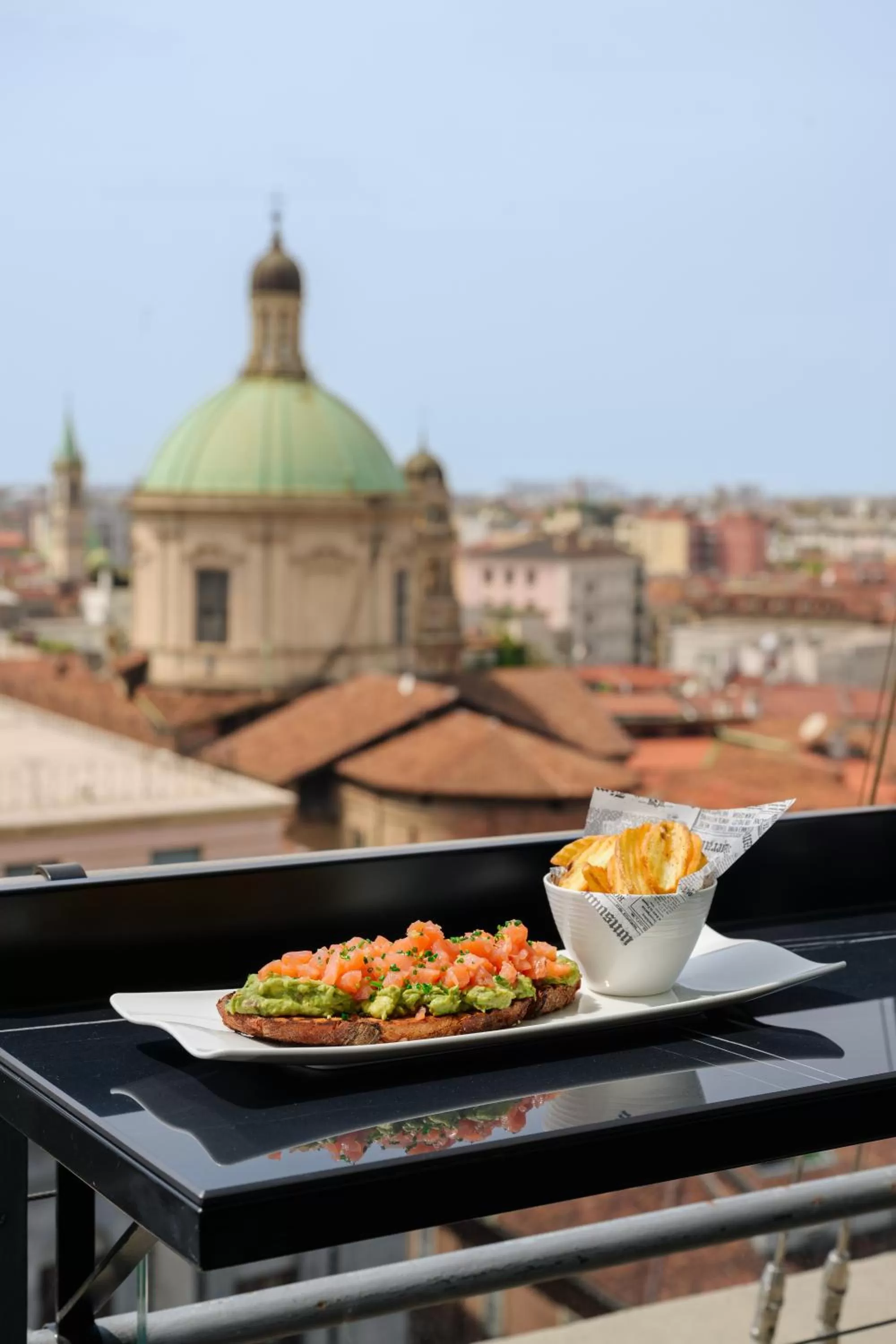 Food and drinks in Hotel The Square Milano Duomo - Preferred Hotels & Resorts