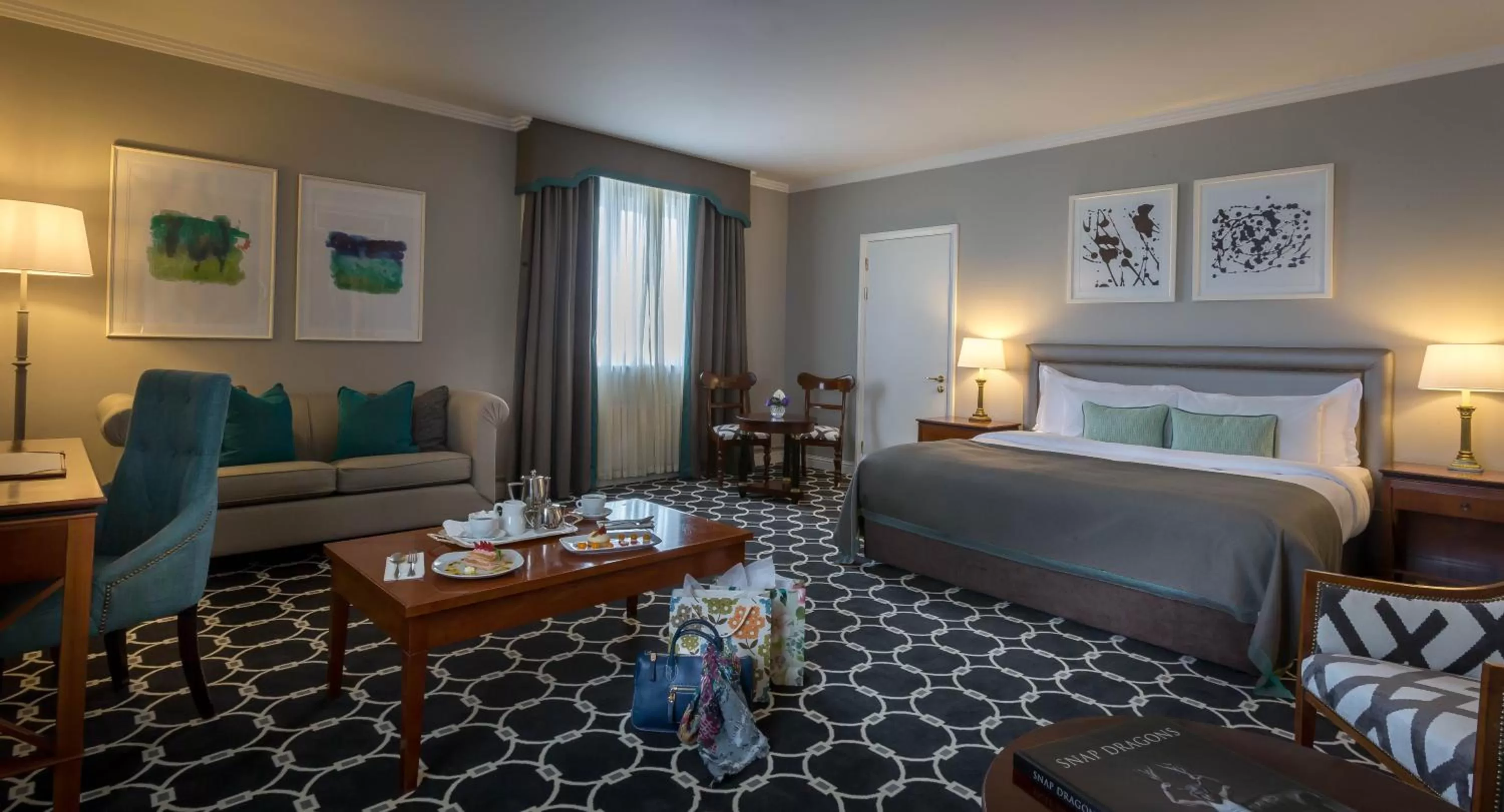 Bedroom, Bed in Castletroy Park Hotel