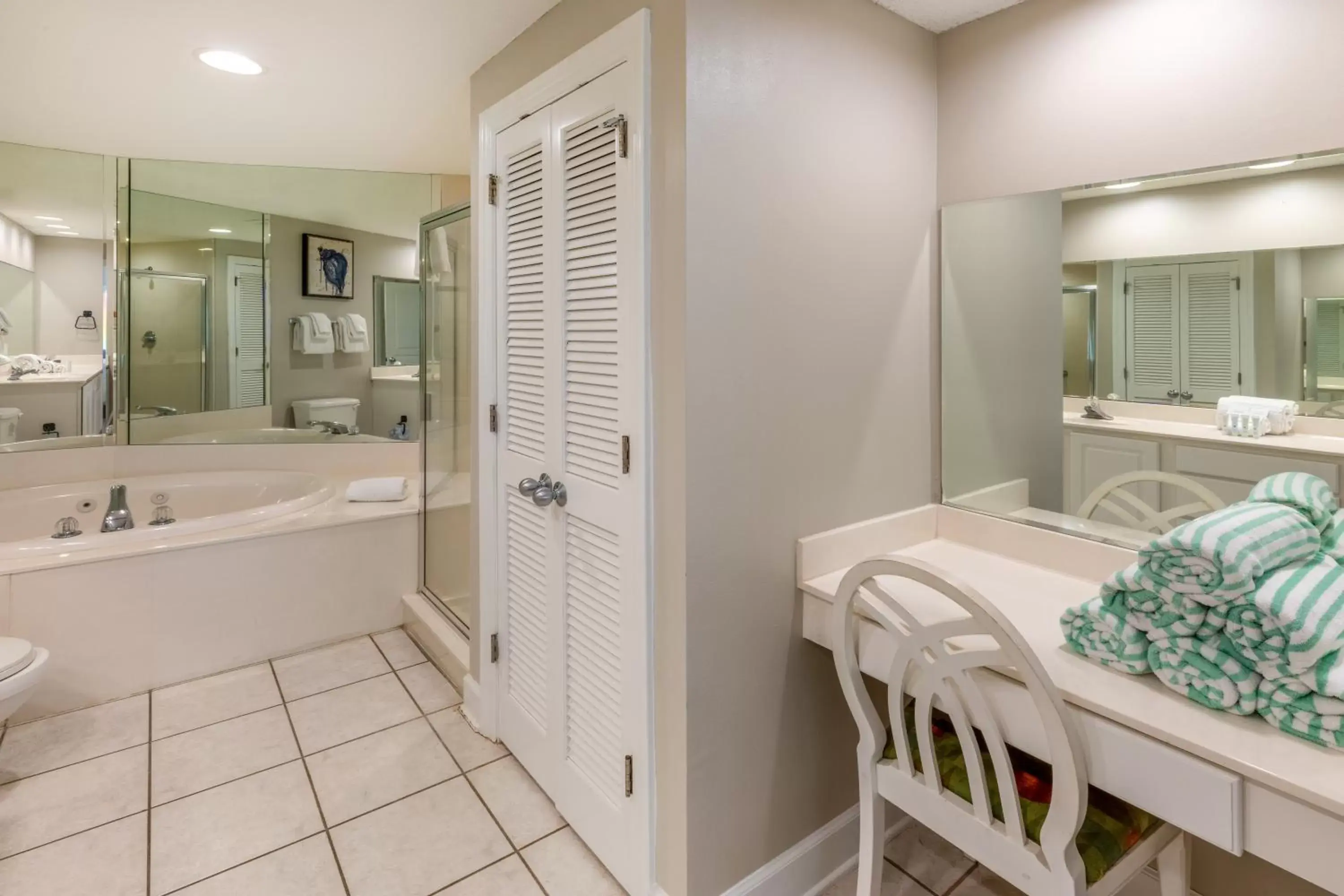 Bathroom in Palm Beach Resort Orange Beach a Ramada by Wyndham