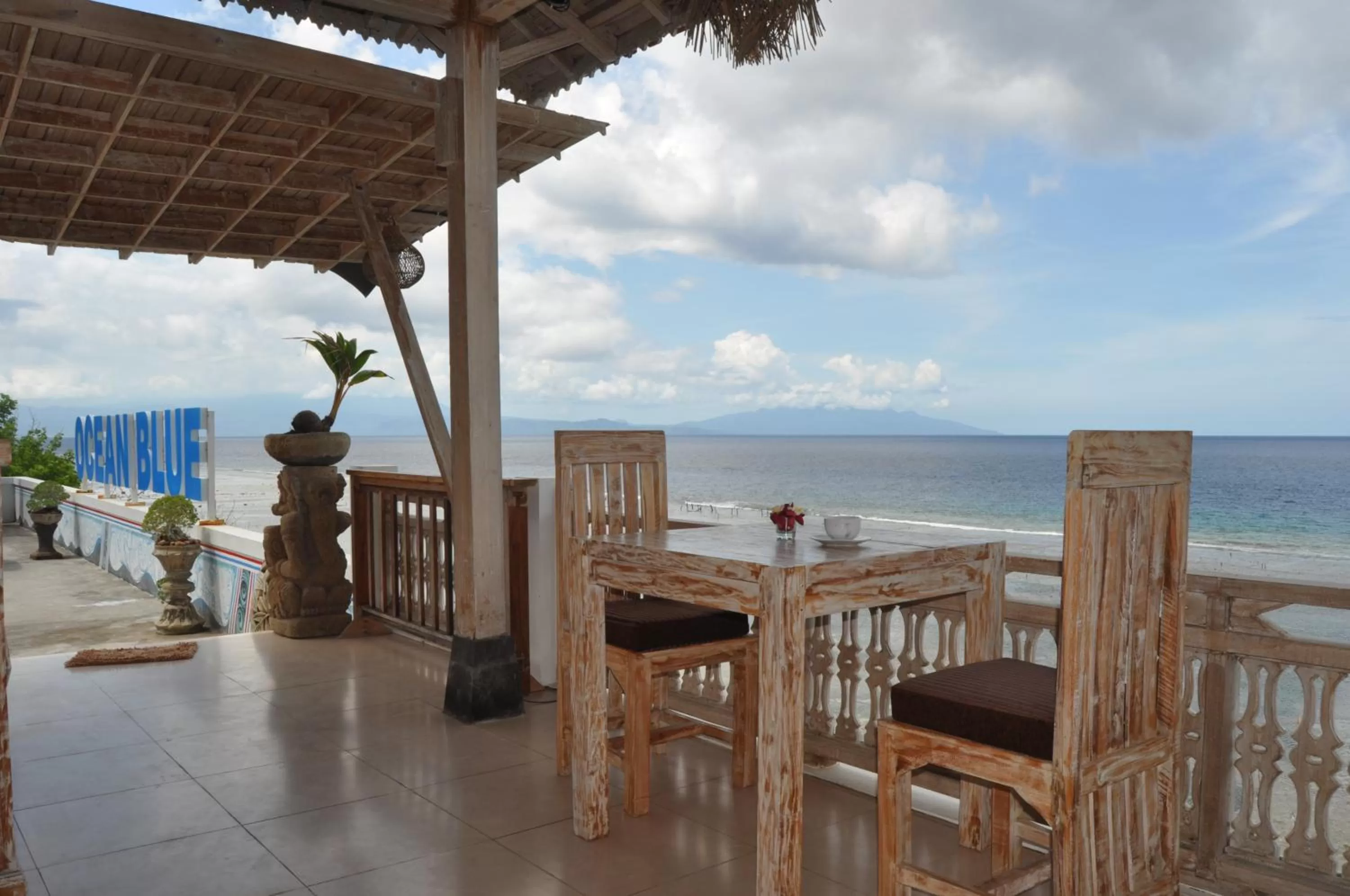 Restaurant/places to eat in SUITE OCEAN BLUE