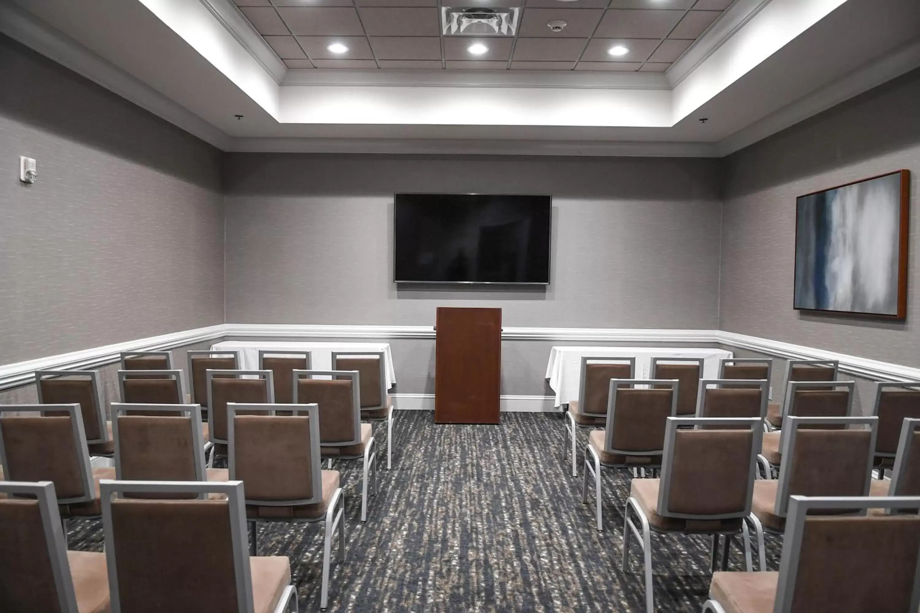 Meeting/conference room in Holiday Inn Valdosta Conference Center, an IHG Hotel