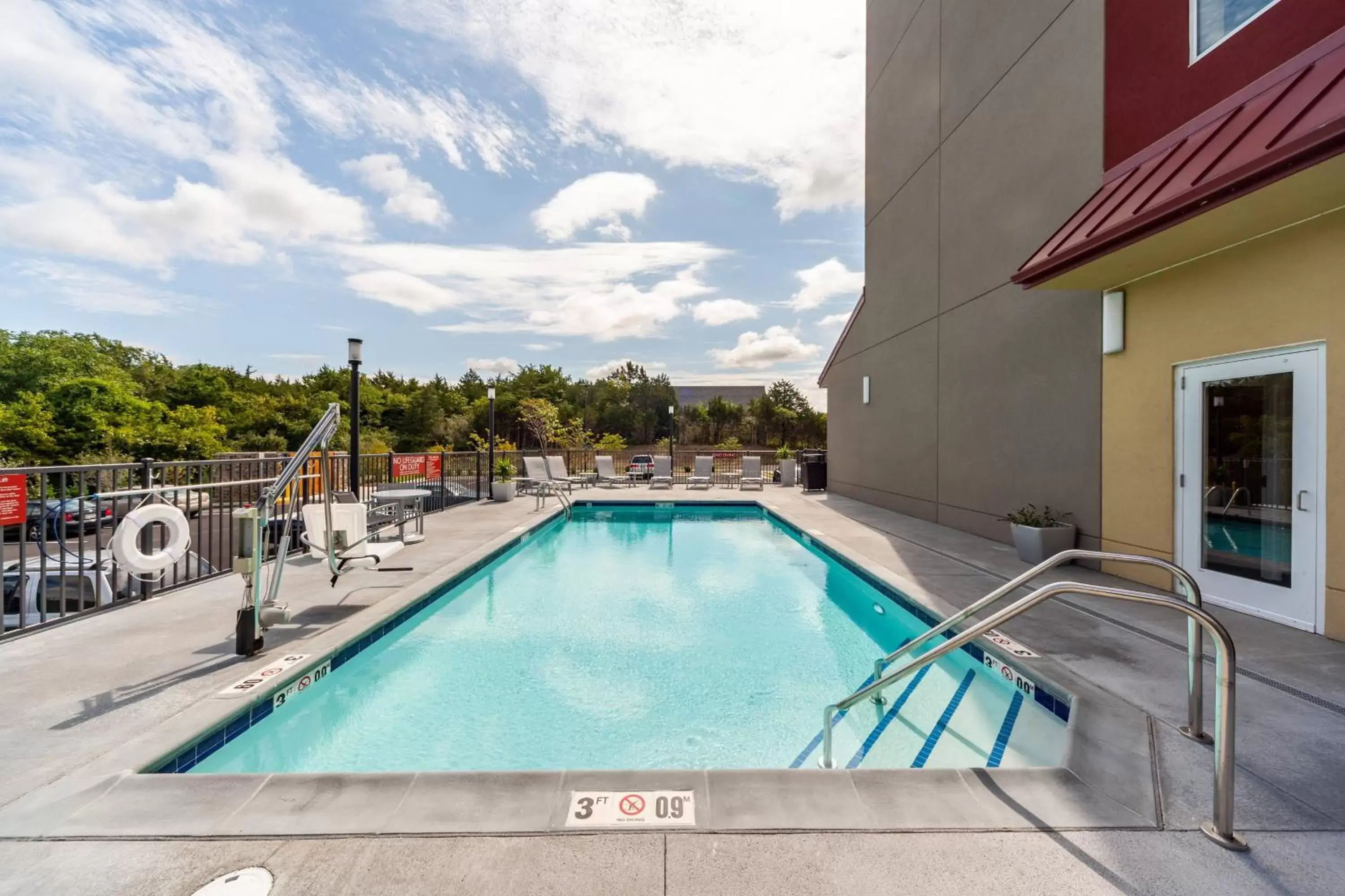 Swimming Pool in TownePlace Suites by Marriott Front Royal