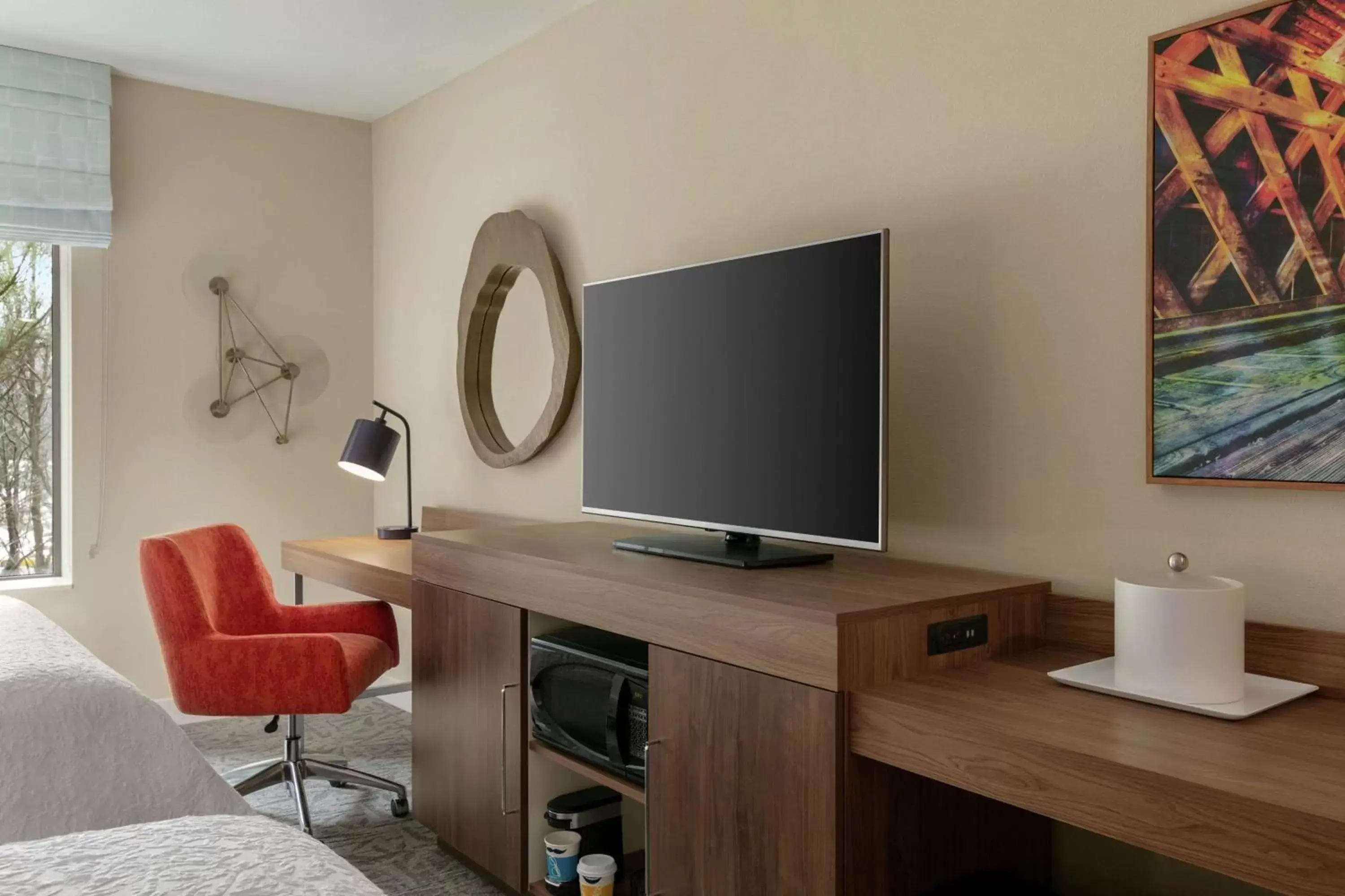 Bedroom in Hampton Inn And Suites By Hilton Johns Creek Bedroom in Hampton Inn And Suites By Hilton Johns Creek