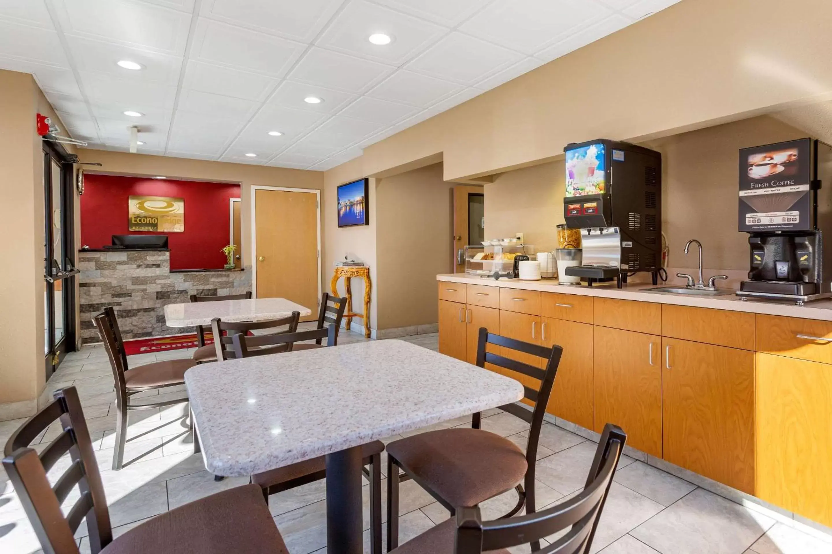 Restaurant/Places to Eat in Econo Lodge Lookout Mountain