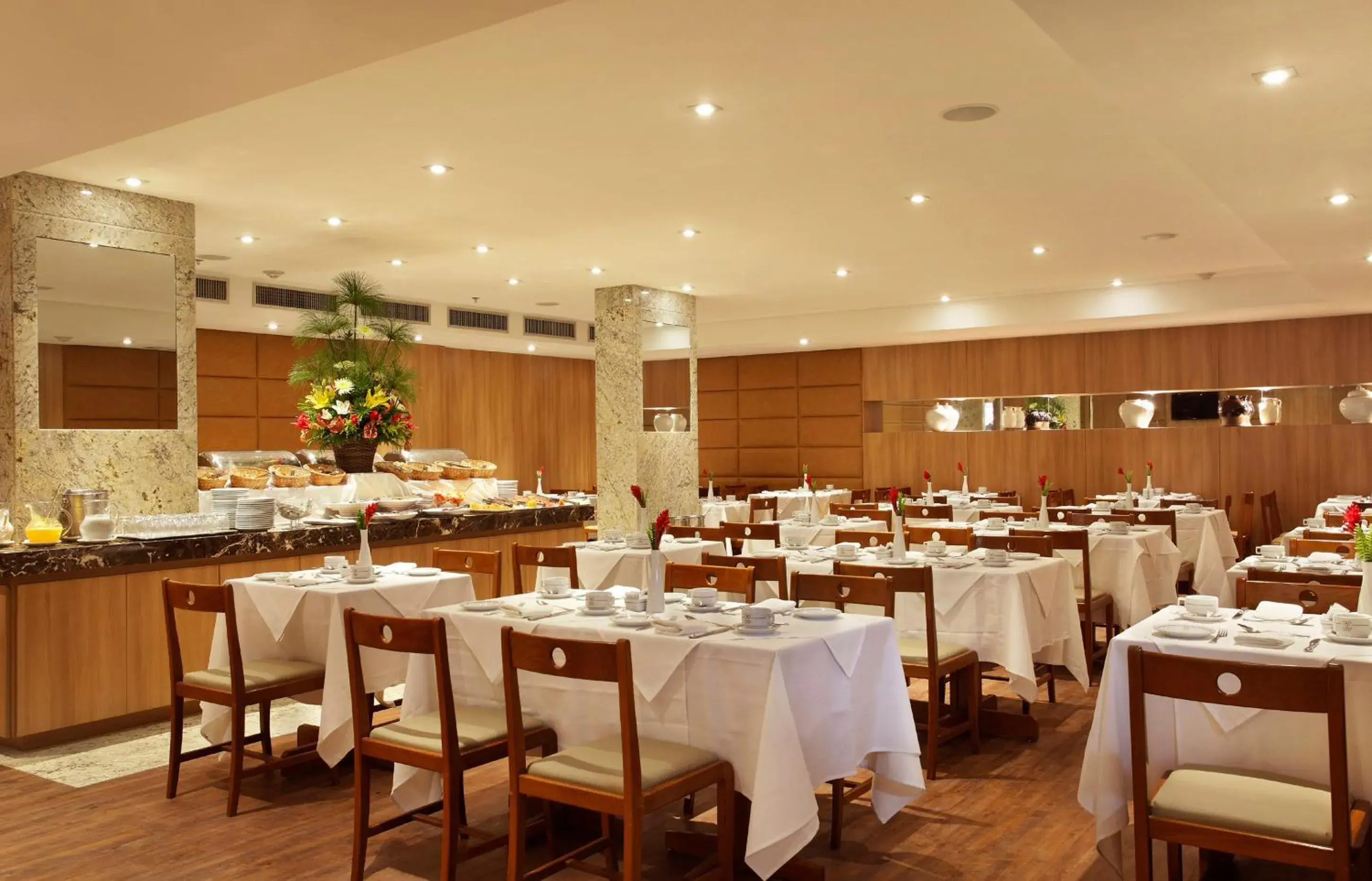 Restaurant/Places to Eat in Windsor Copa Hotel