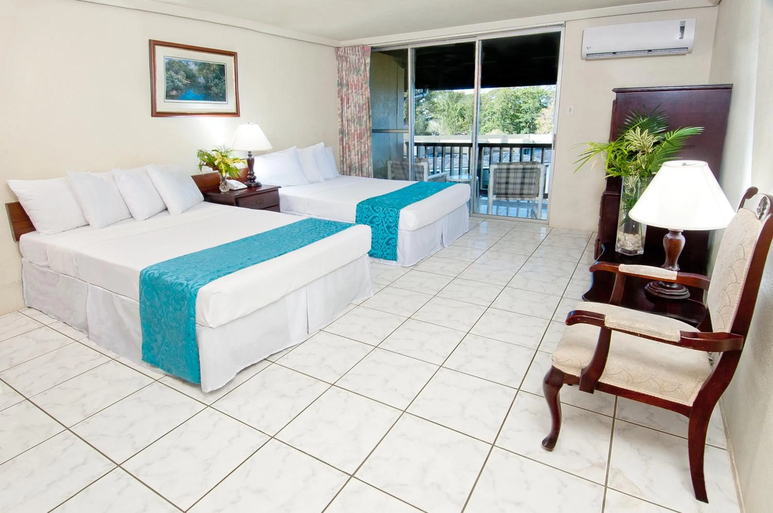 Bedroom, Bed in Mount Irvine Bay Resort