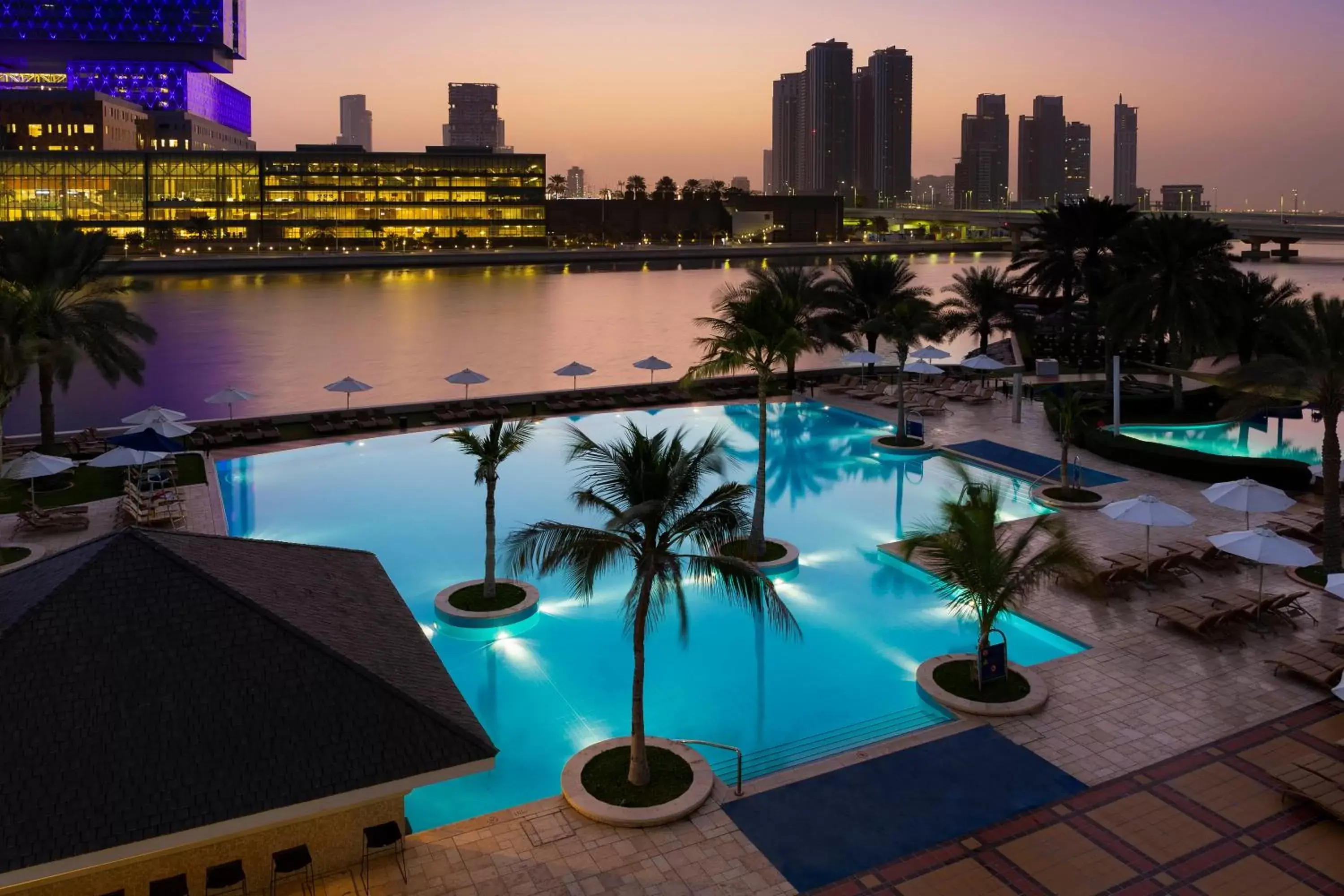 Pool view, Swimming Pool in Beach Rotana - Abu Dhabi