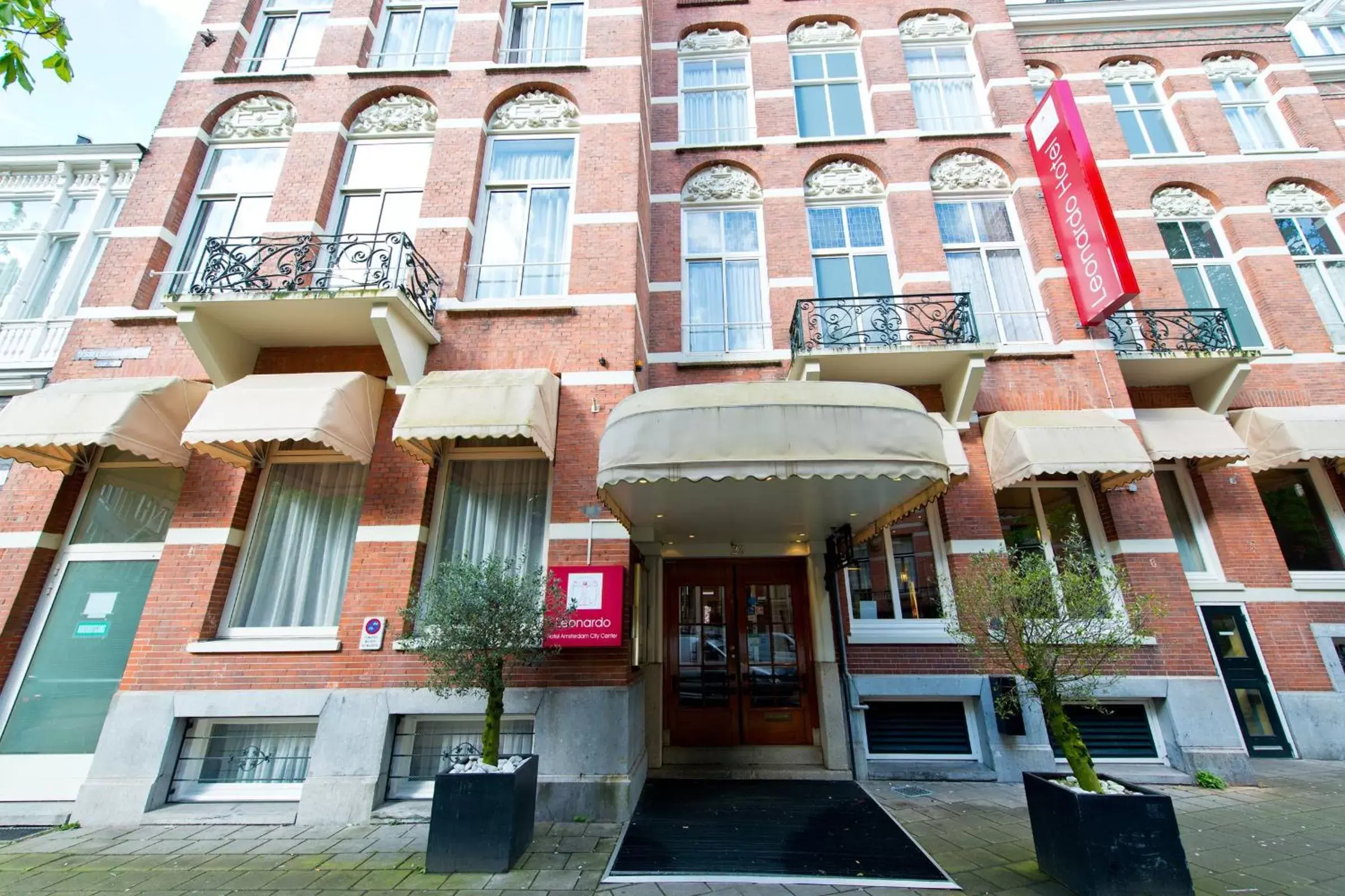 Property Building in Leonardo Hotel Amsterdam City Center