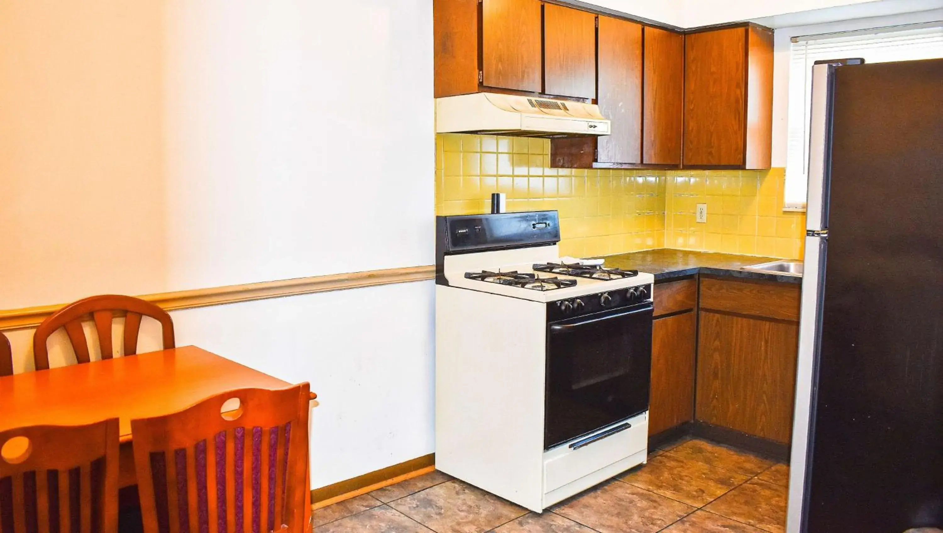 Kitchen or kitchenette, Kitchen/Kitchenette in Magnuson Hotel Extended Stay Canton Ohio