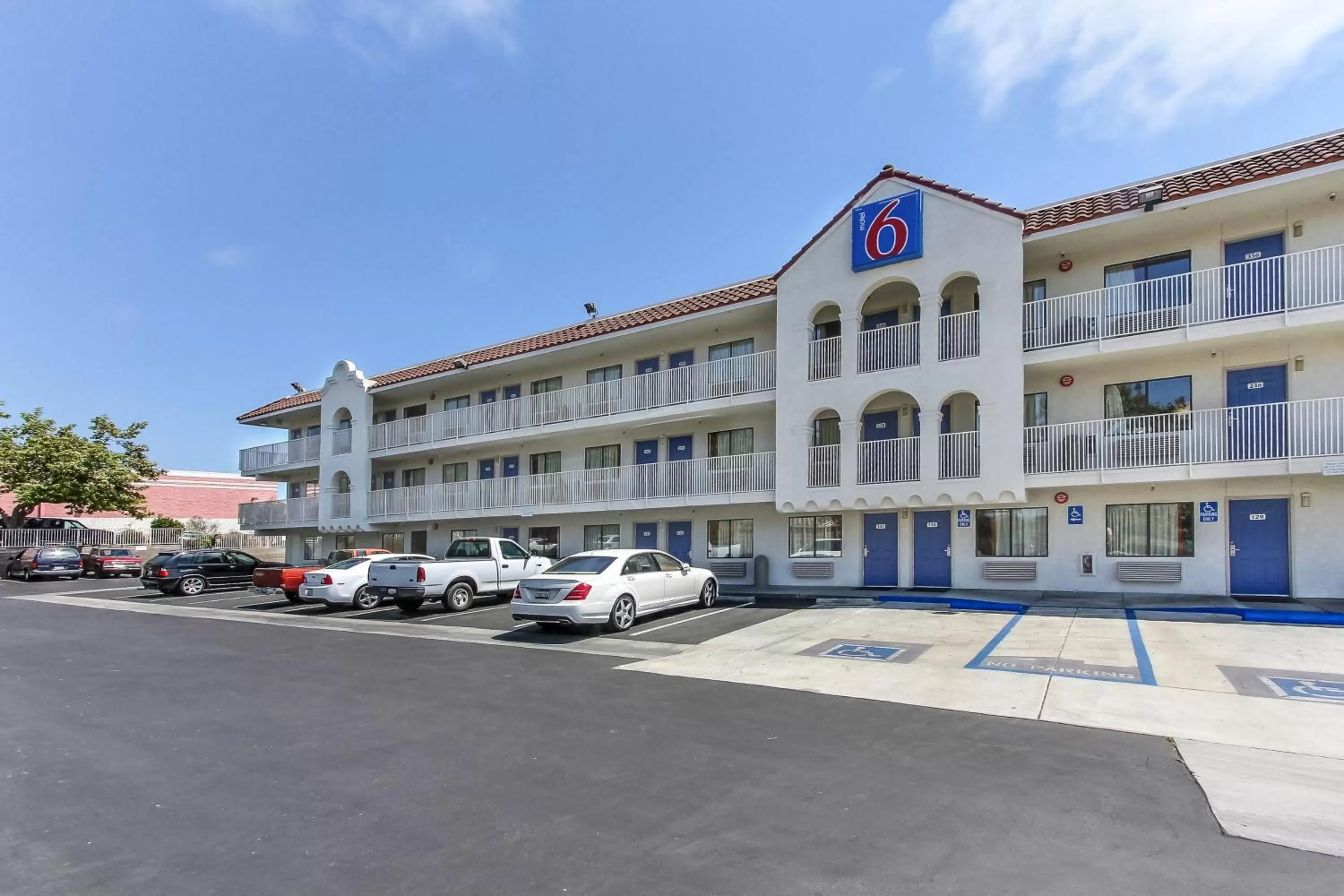 Facade/entrance in Motel 6-Watsonville, CA - Monterey Area