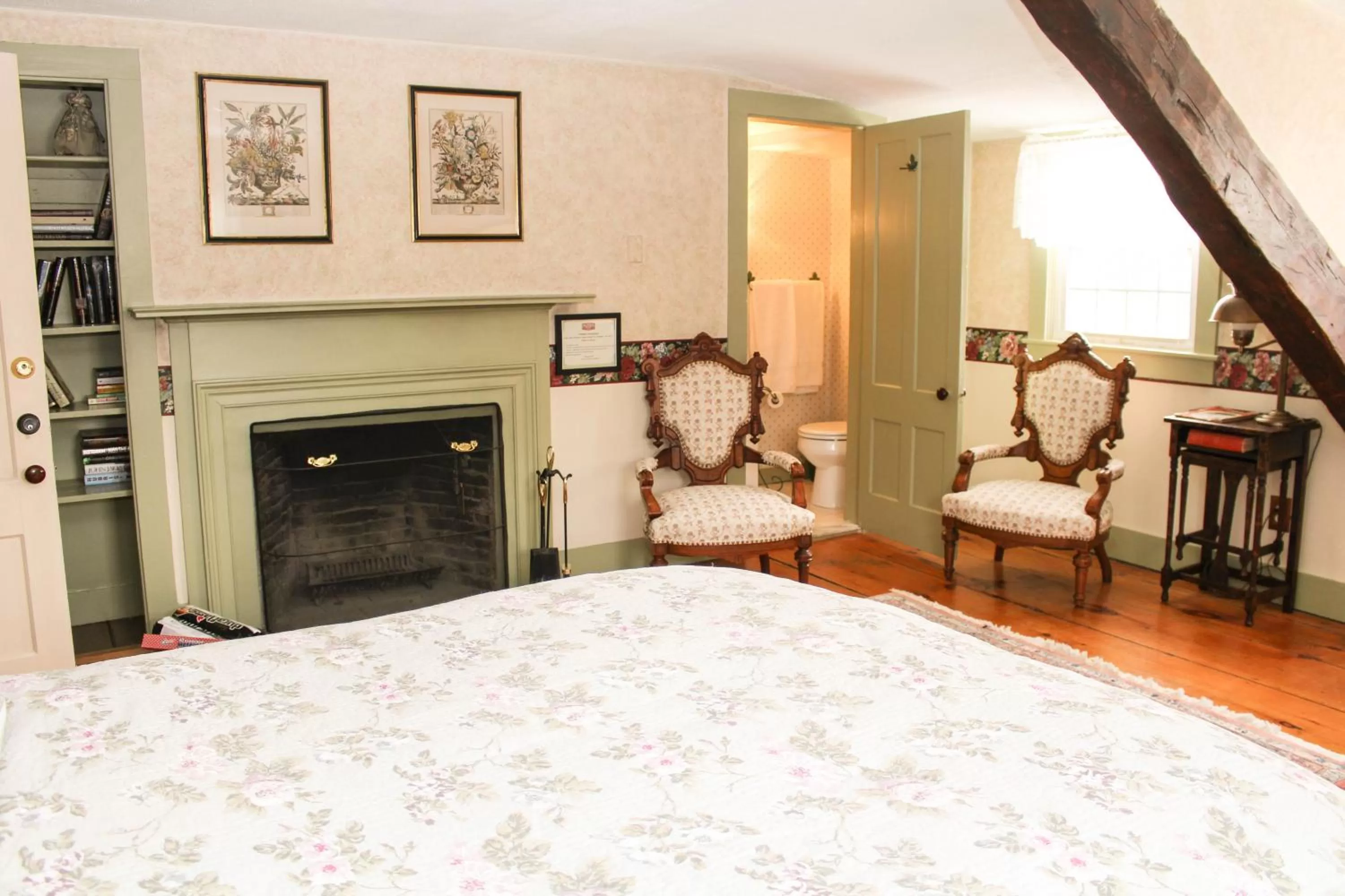 Photo of the whole room in The Nutmeg Inn