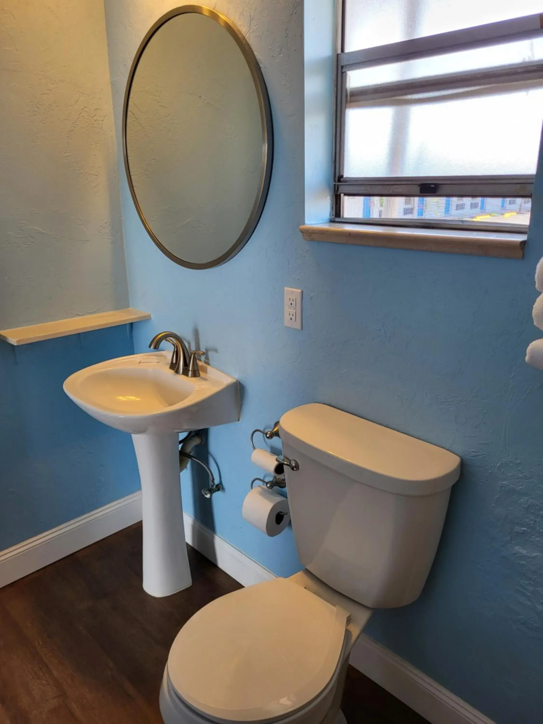 Toilet, Bathroom in Budget Inn of Sebring