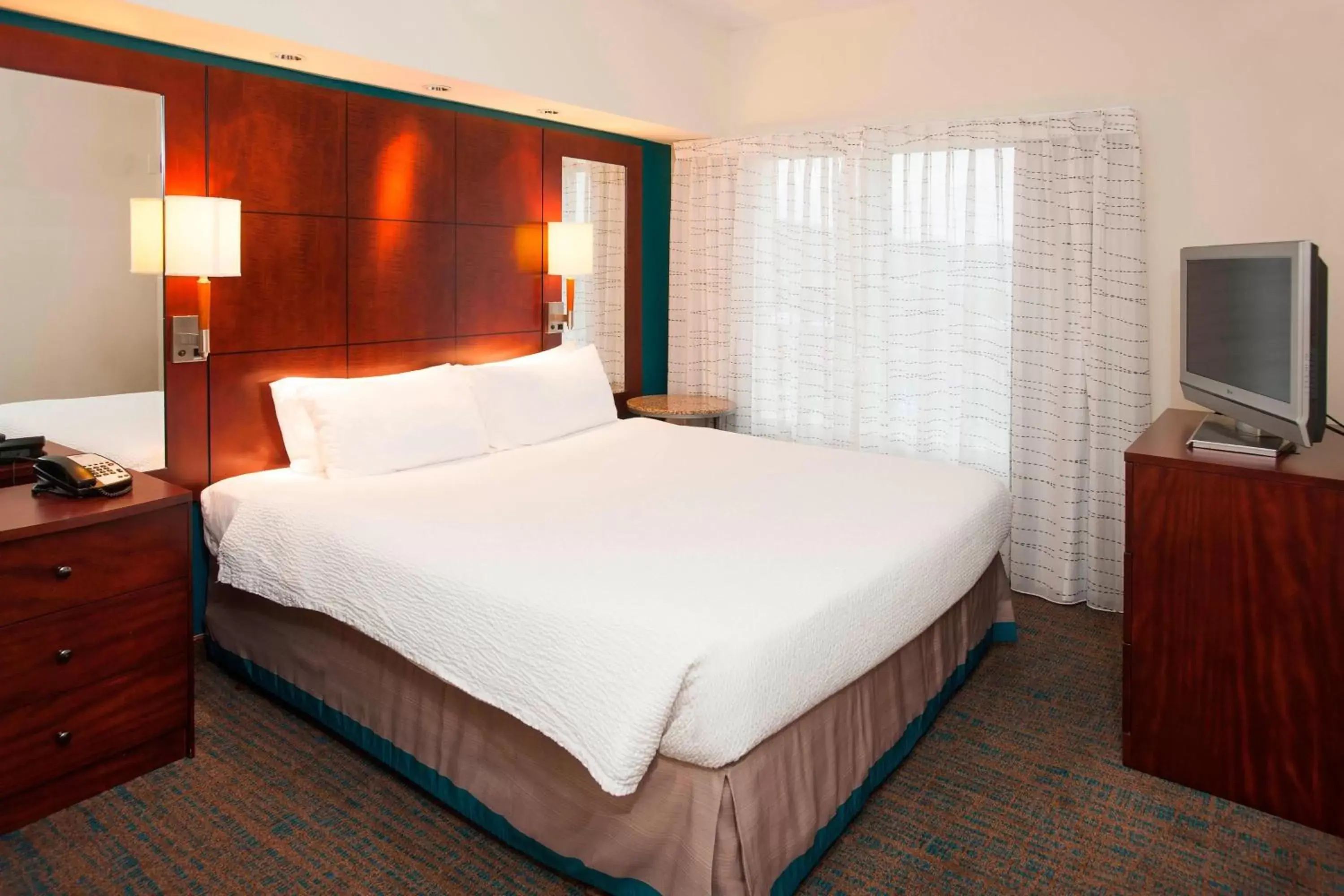 Photo of the whole room, Bed in Residence Inn Birmingham Hoover