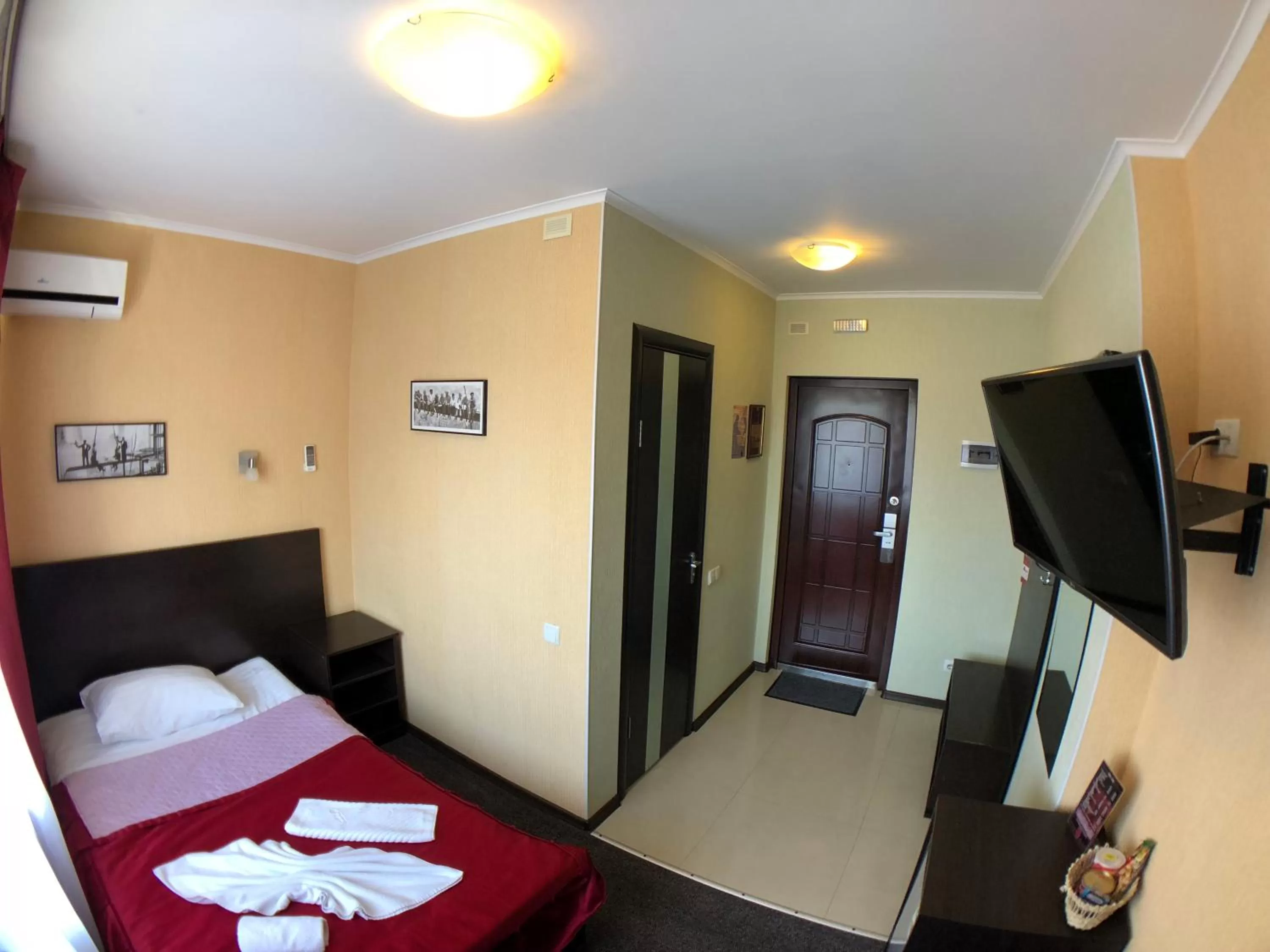 Photo of the whole room, Bed in Hotel Nivki