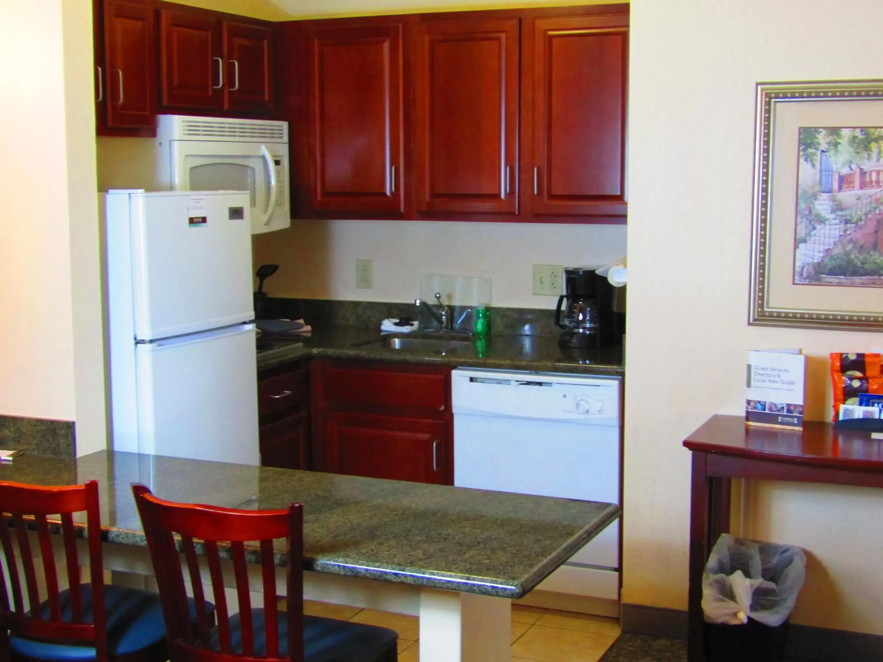 Photo of the whole room, Kitchen/Kitchenette in Staybridge Suites Rochester University, an IHG Hotel