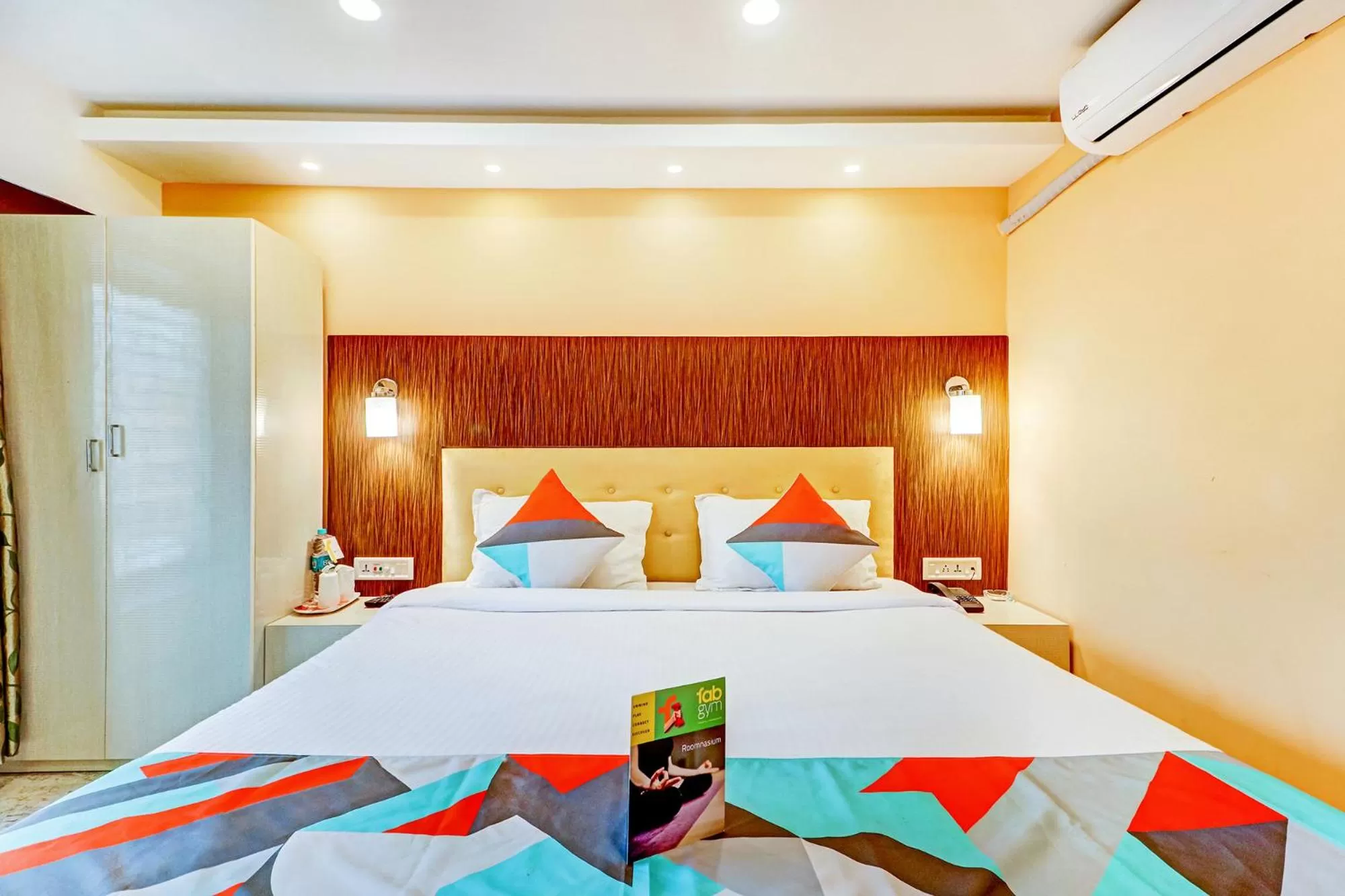 Bedroom, Bed in FabExpress Step Inn - Nr Biswa Bangla Gate