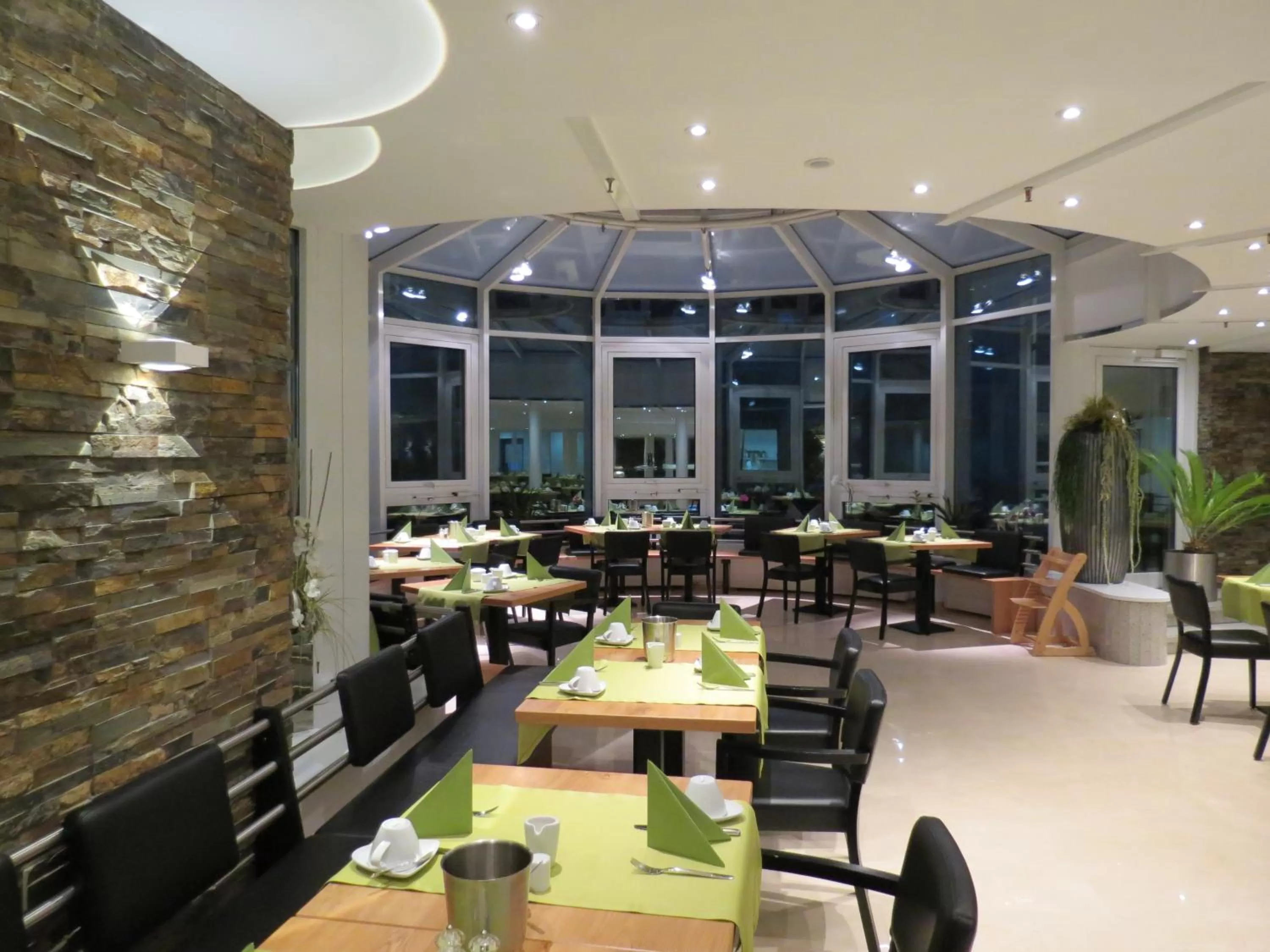 Restaurant/places to eat in Comfor Hotel Ulm City